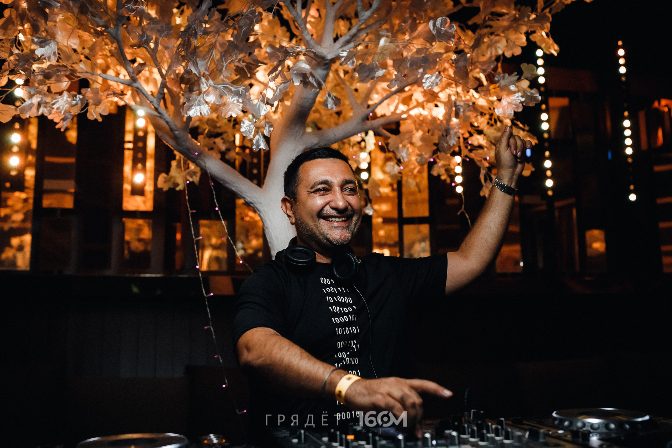 16 Om & Gryadet. Репортажный (клубный) фотограф в Москве