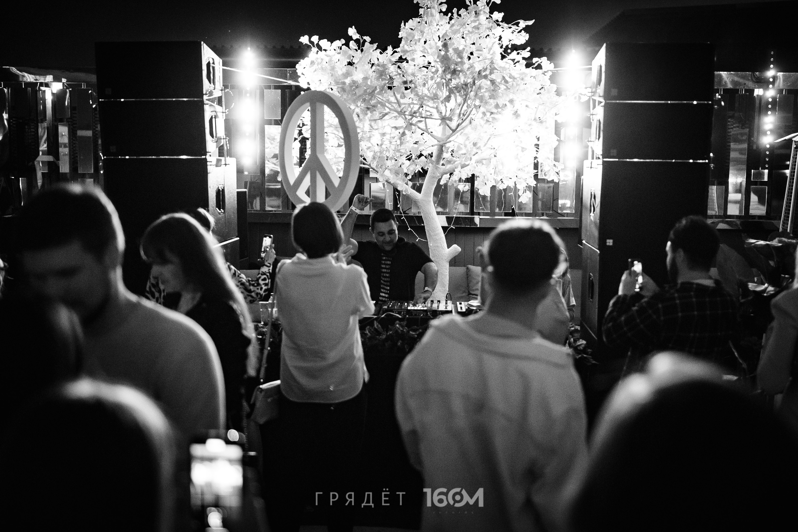 16 Om & Gryadet. Репортажный (клубный) фотограф в Москве