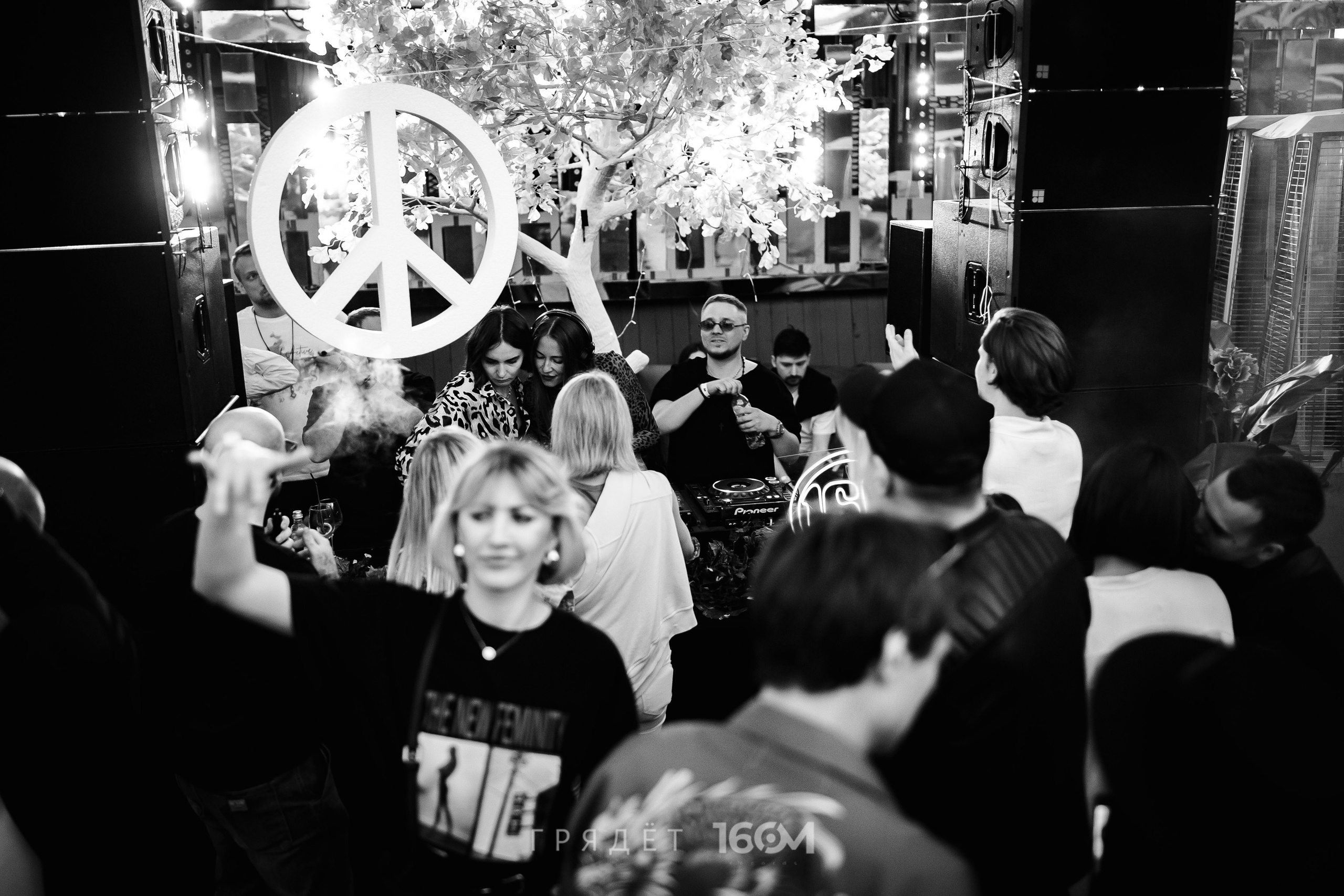 16 Om & Gryadet. Репортажный (клубный) фотограф в Москве