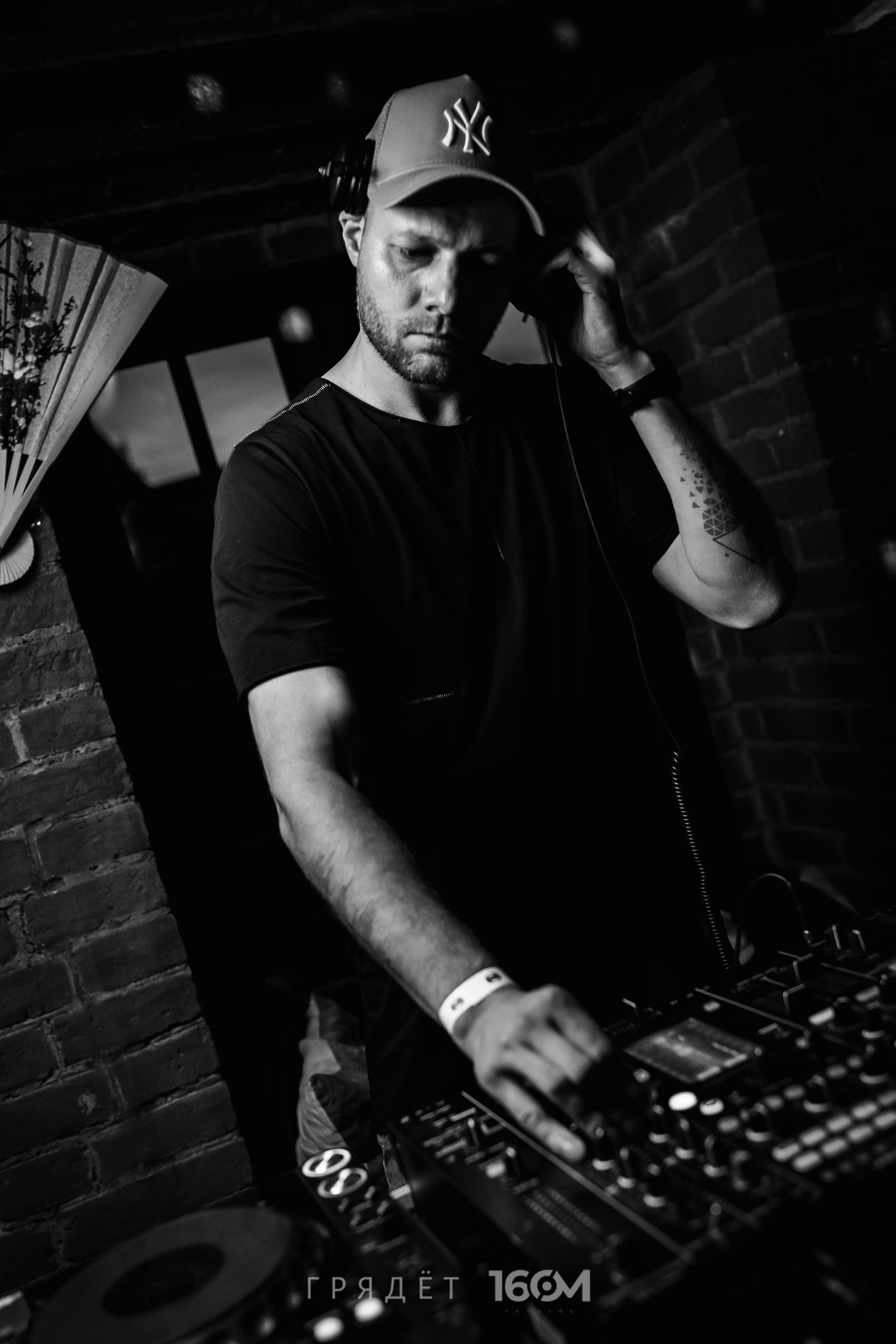 16 Om & Gryadet. Репортажный (клубный) фотограф в Москве