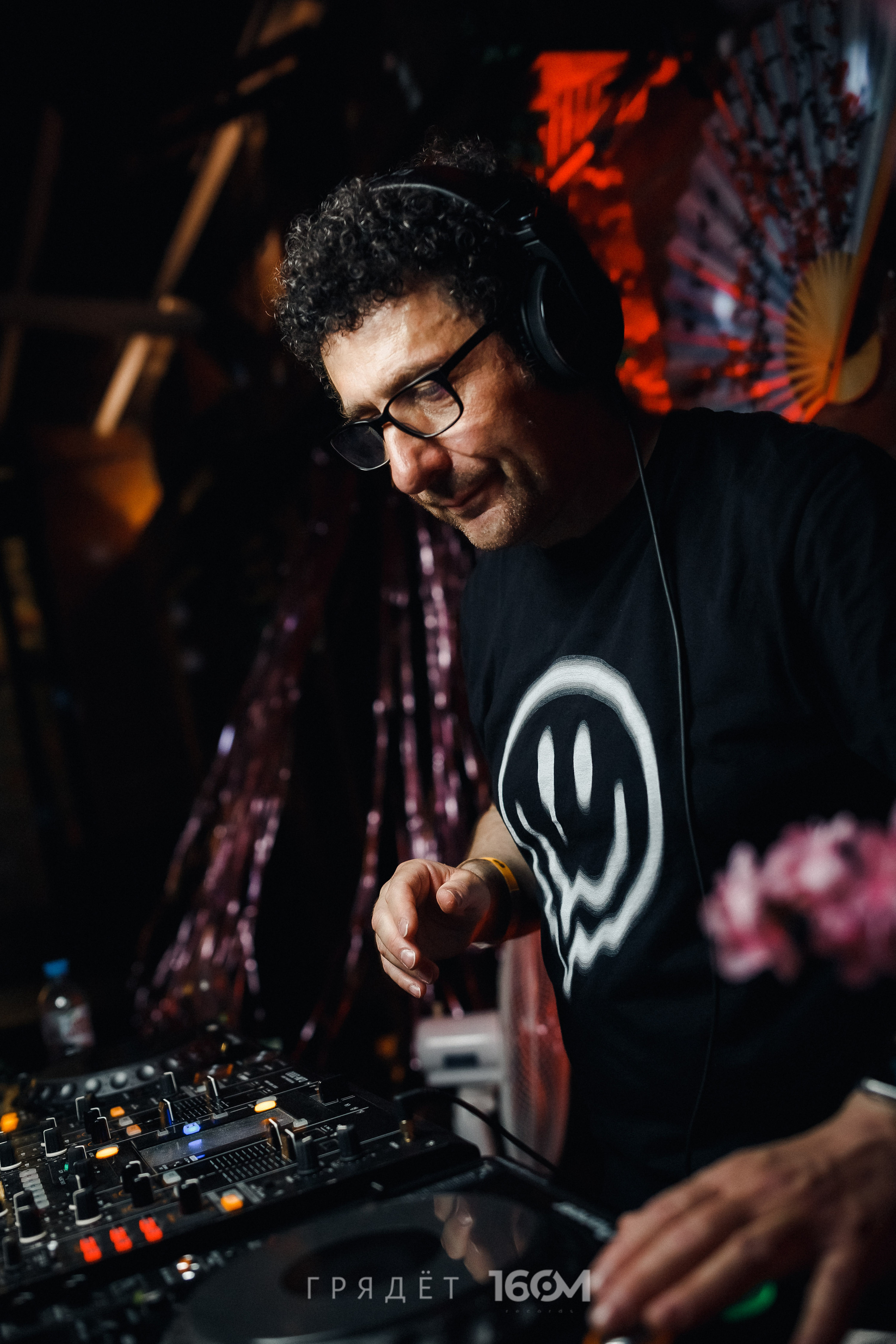 16 Om & Gryadet. Репортажный (клубный) фотограф в Москве