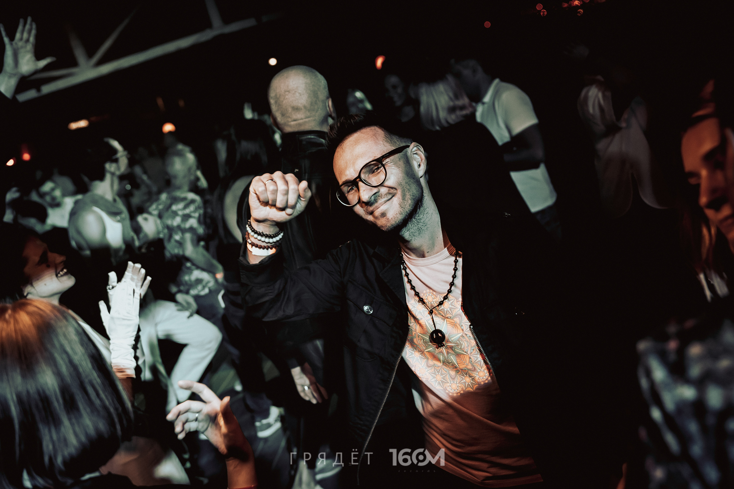 16 Om & Gryadet. Репортажный (клубный) фотограф в Москве