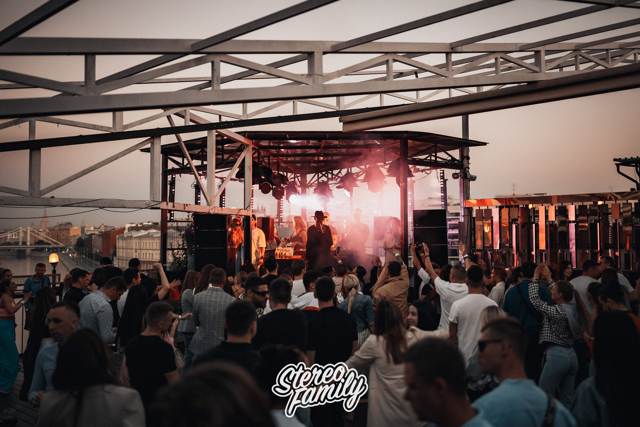 Stereoporno at Fantomas Rooftop. Репортажный (клубный) фотограф в Москве