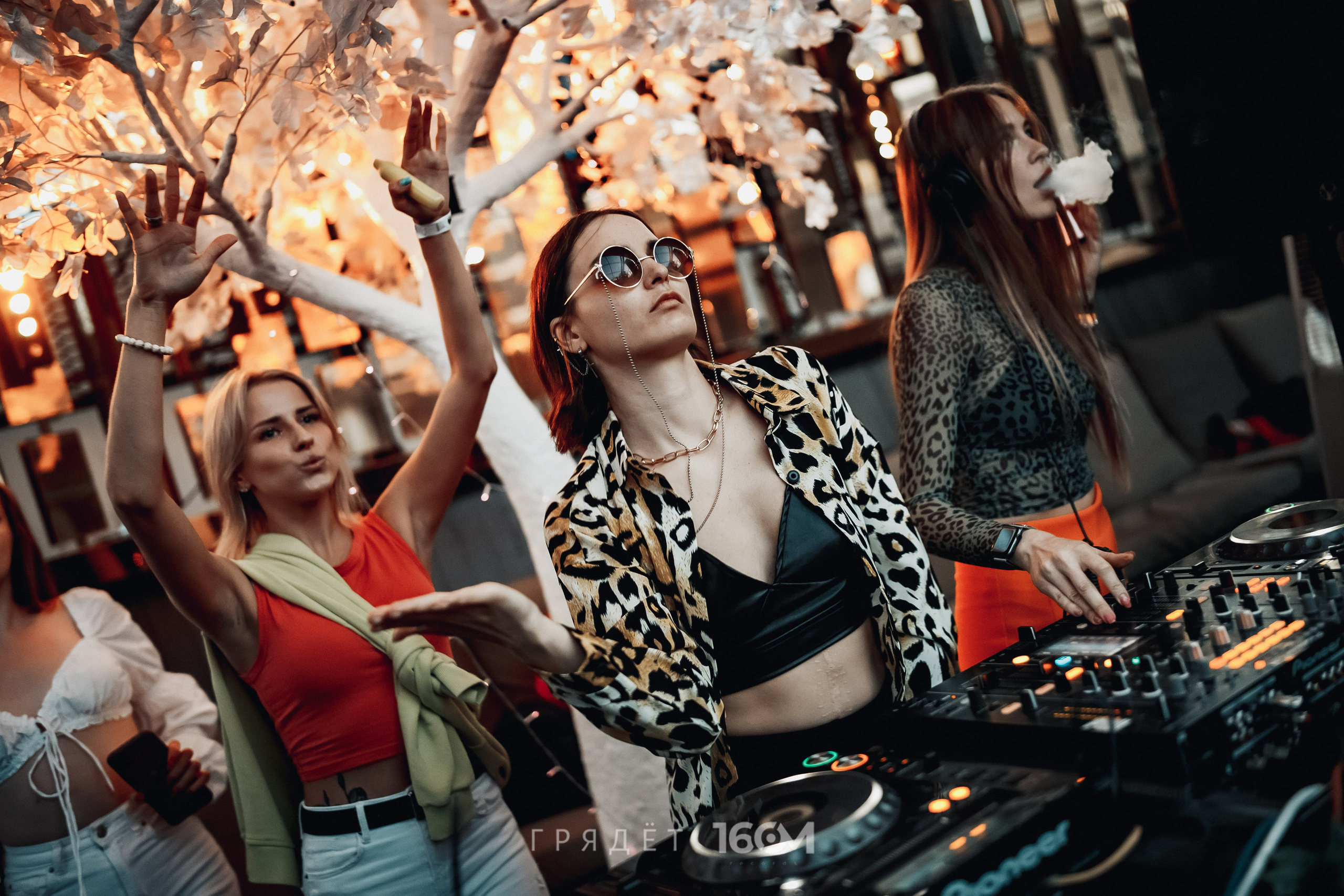 16 Om & Gryadet. Репортажный (клубный) фотограф в Москве