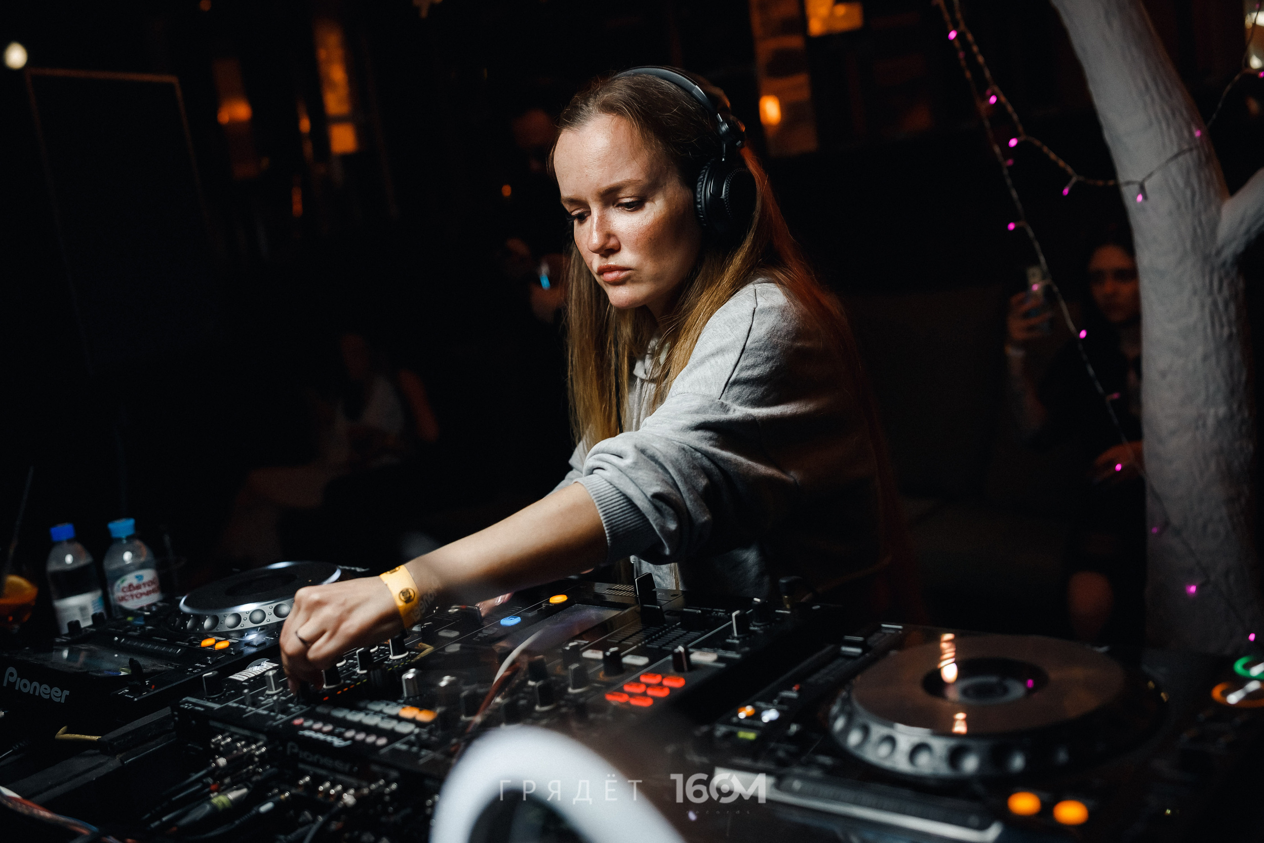 16 Om & Gryadet. Репортажный (клубный) фотограф в Москве