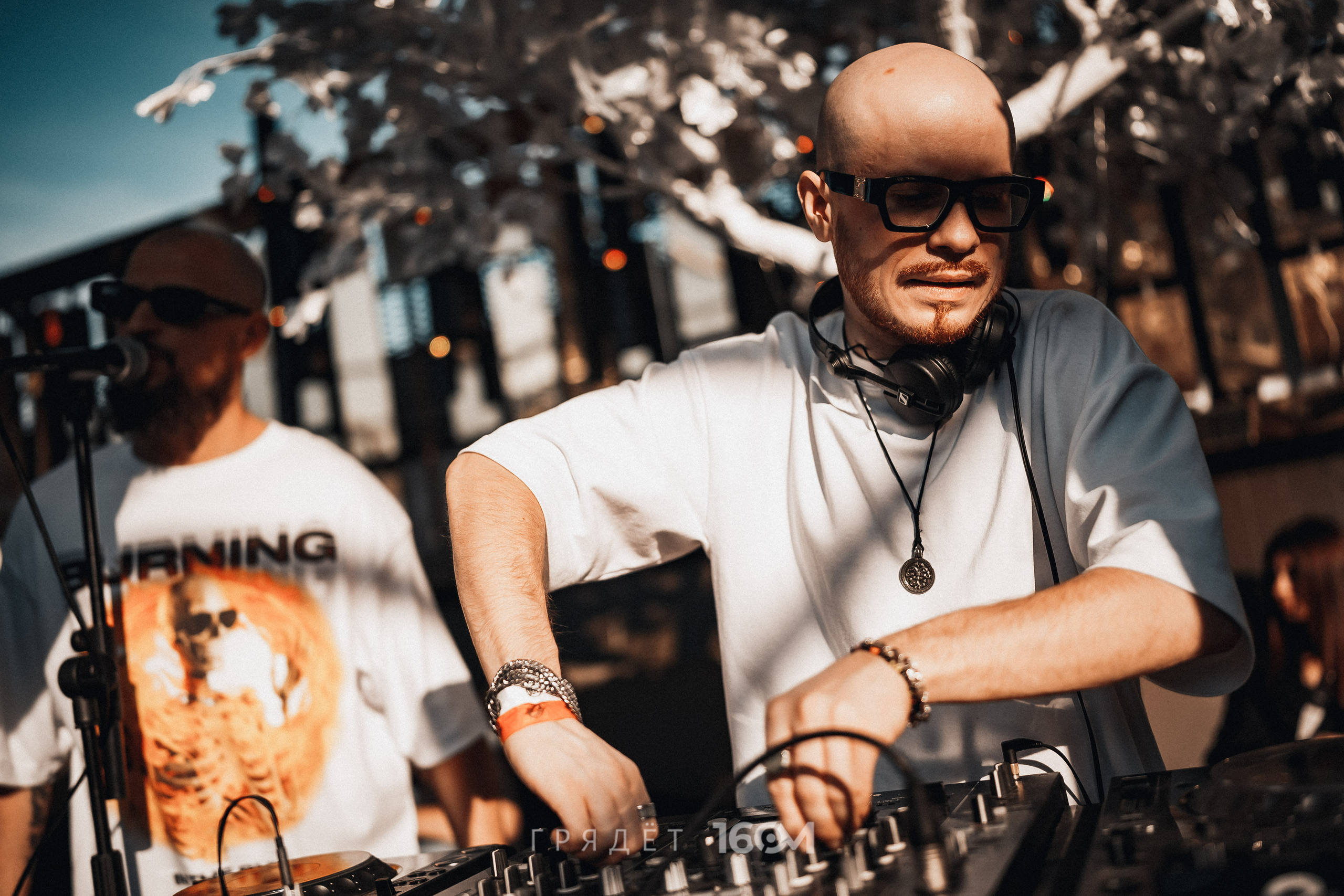 16 Om & Gryadet. Репортажный (клубный) фотограф в Москве