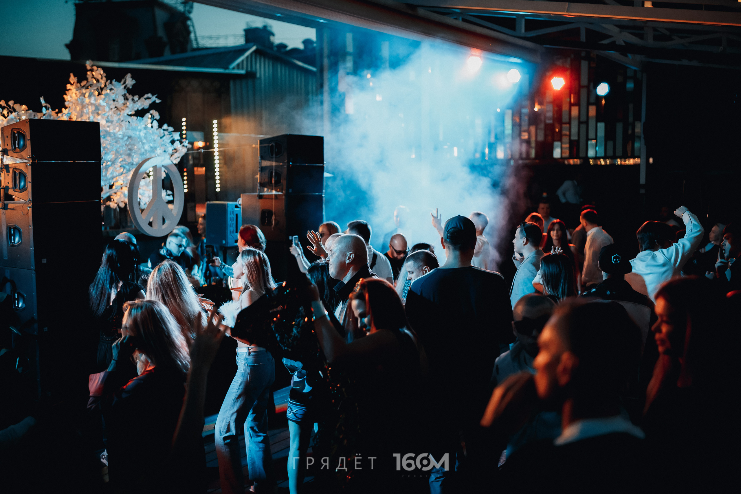 16 Om & Gryadet. Репортажный (клубный) фотограф в Москве