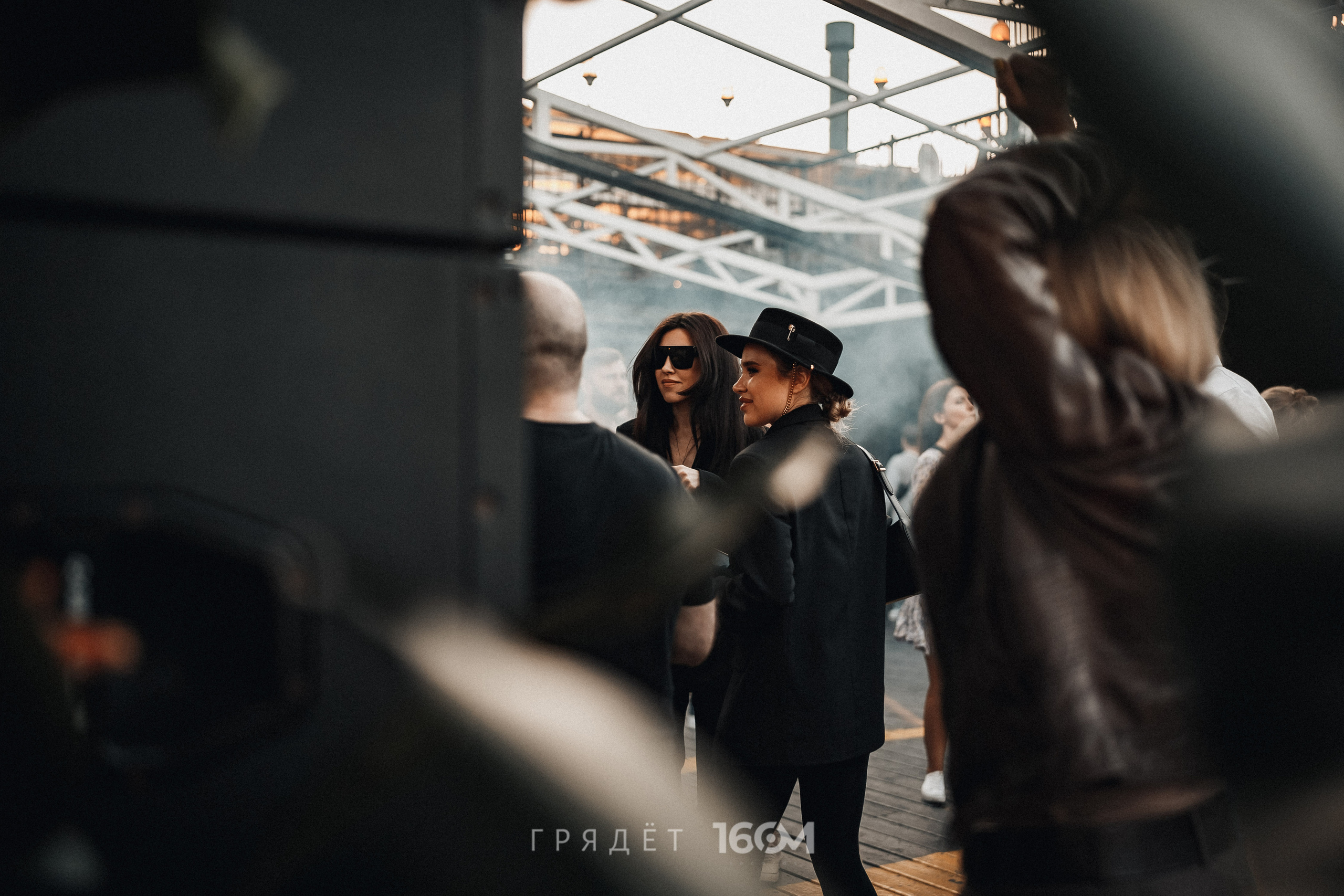 16 Om & Gryadet. Репортажный (клубный) фотограф в Москве