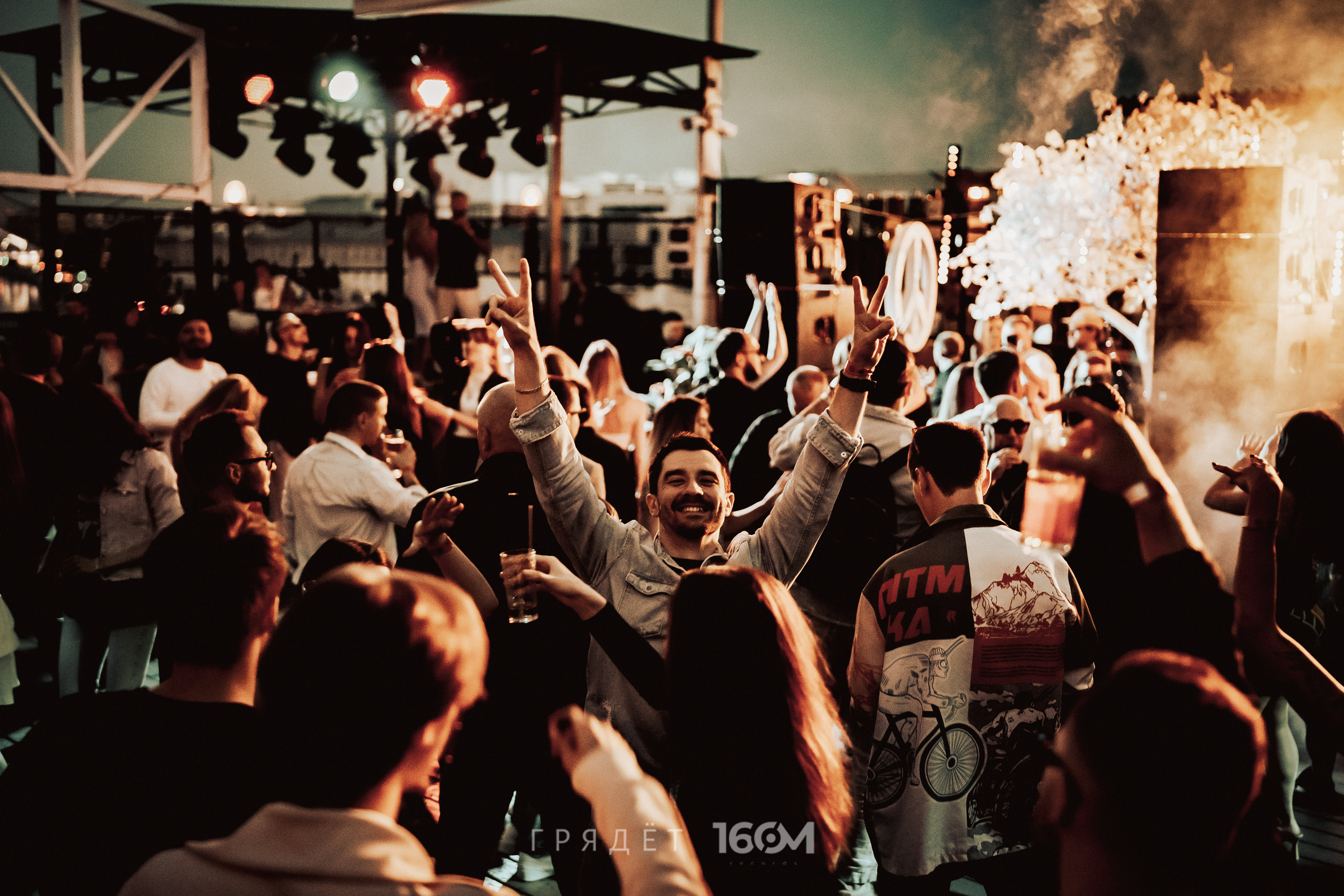 16 Om & Gryadet. Репортажный (клубный) фотограф в Москве