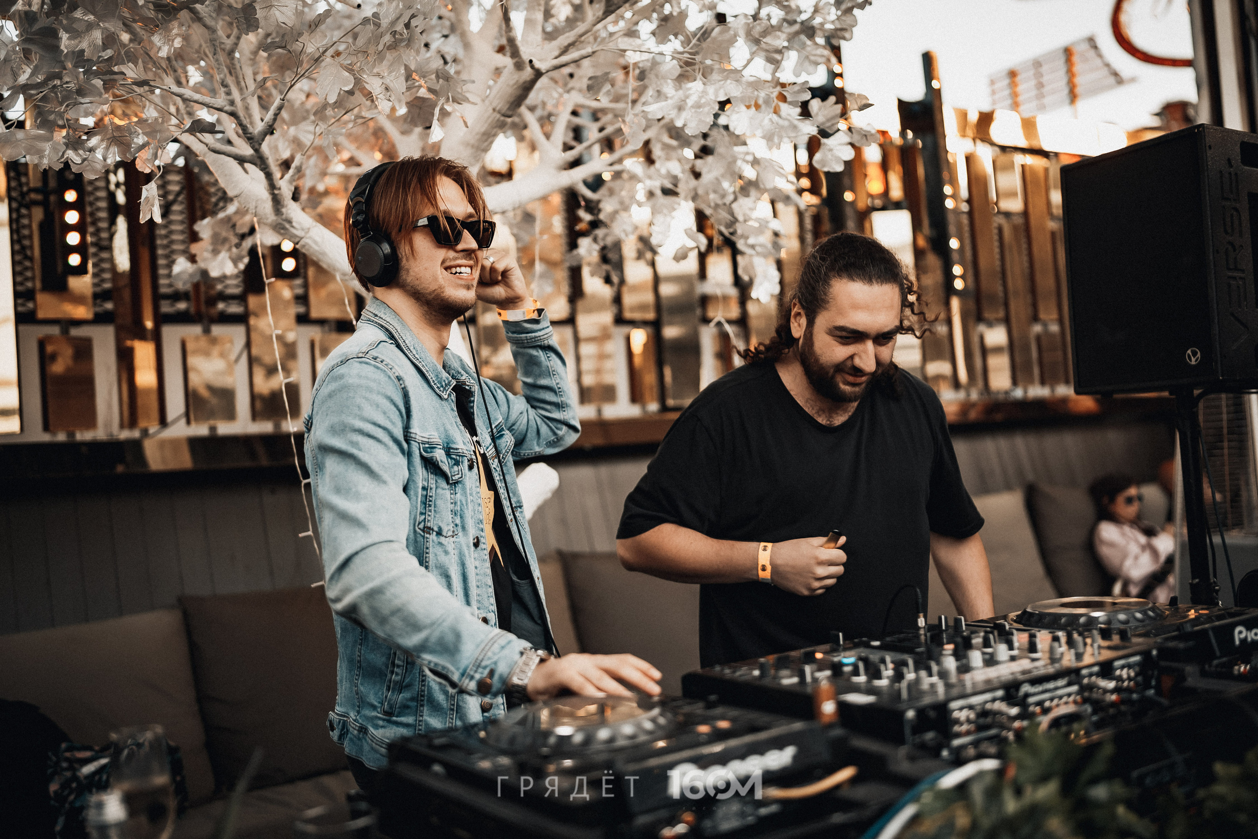 16 Om & Gryadet. Репортажный (клубный) фотограф в Москве