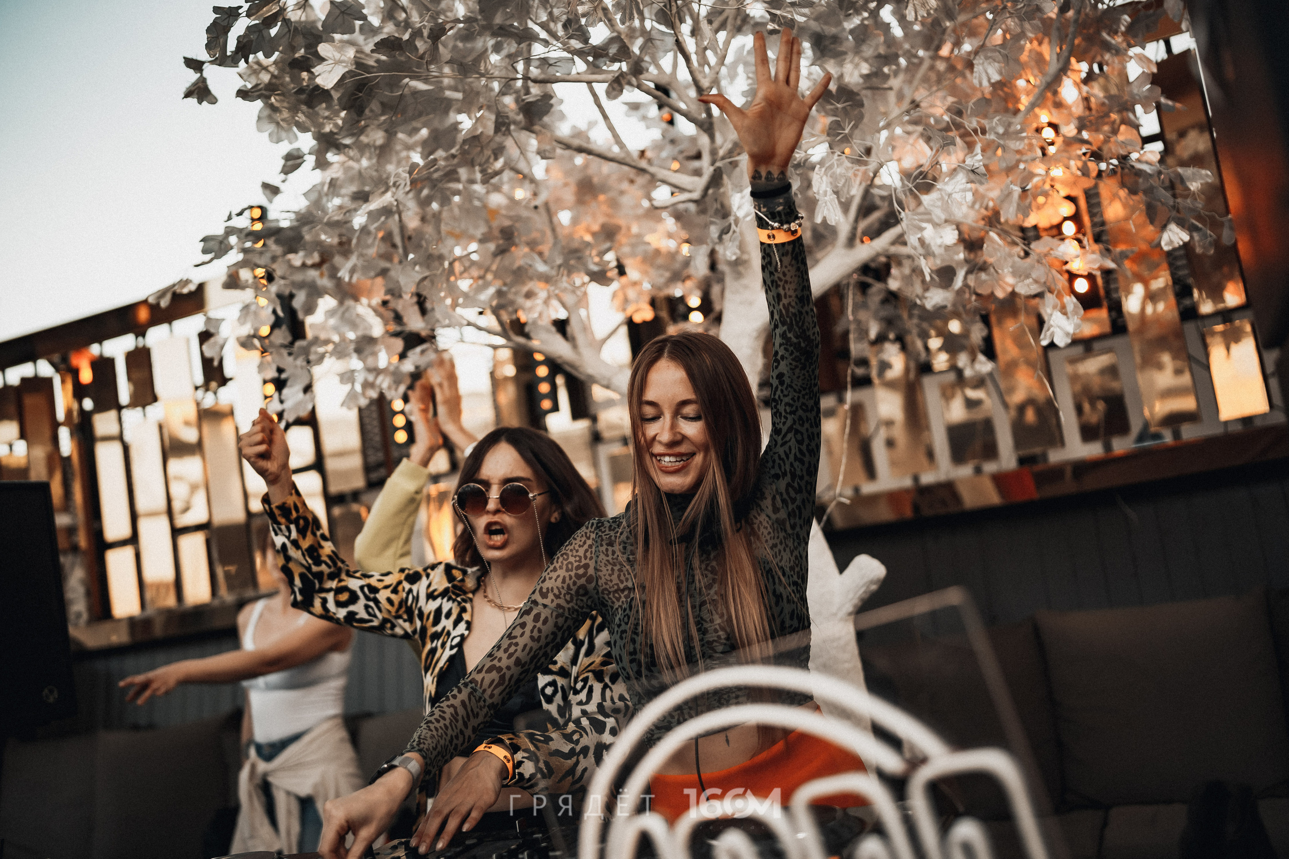 16 Om & Gryadet. Репортажный (клубный) фотограф в Москве