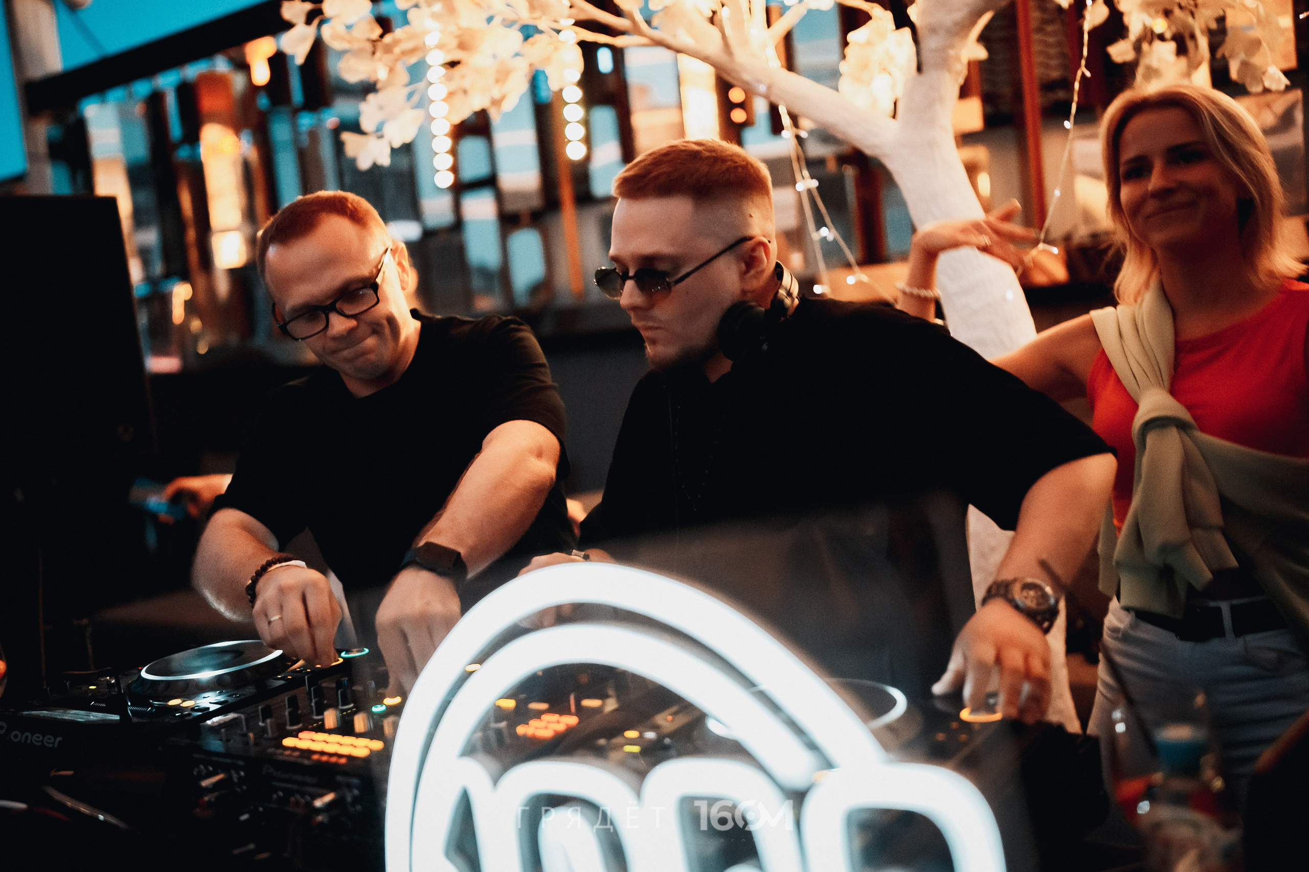 16 Om & Gryadet. Репортажный (клубный) фотограф в Москве