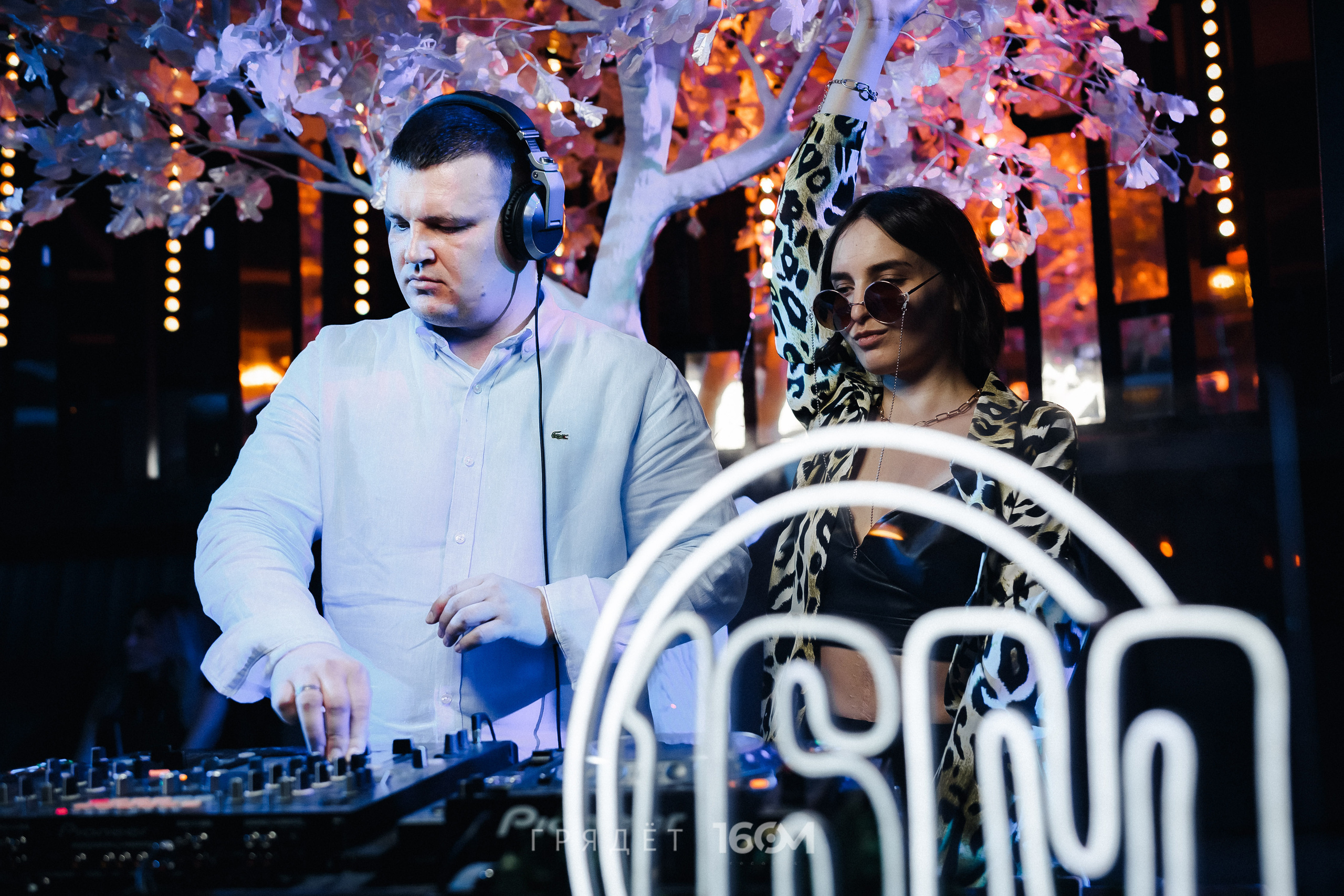 16 Om & Gryadet. Репортажный (клубный) фотограф в Москве