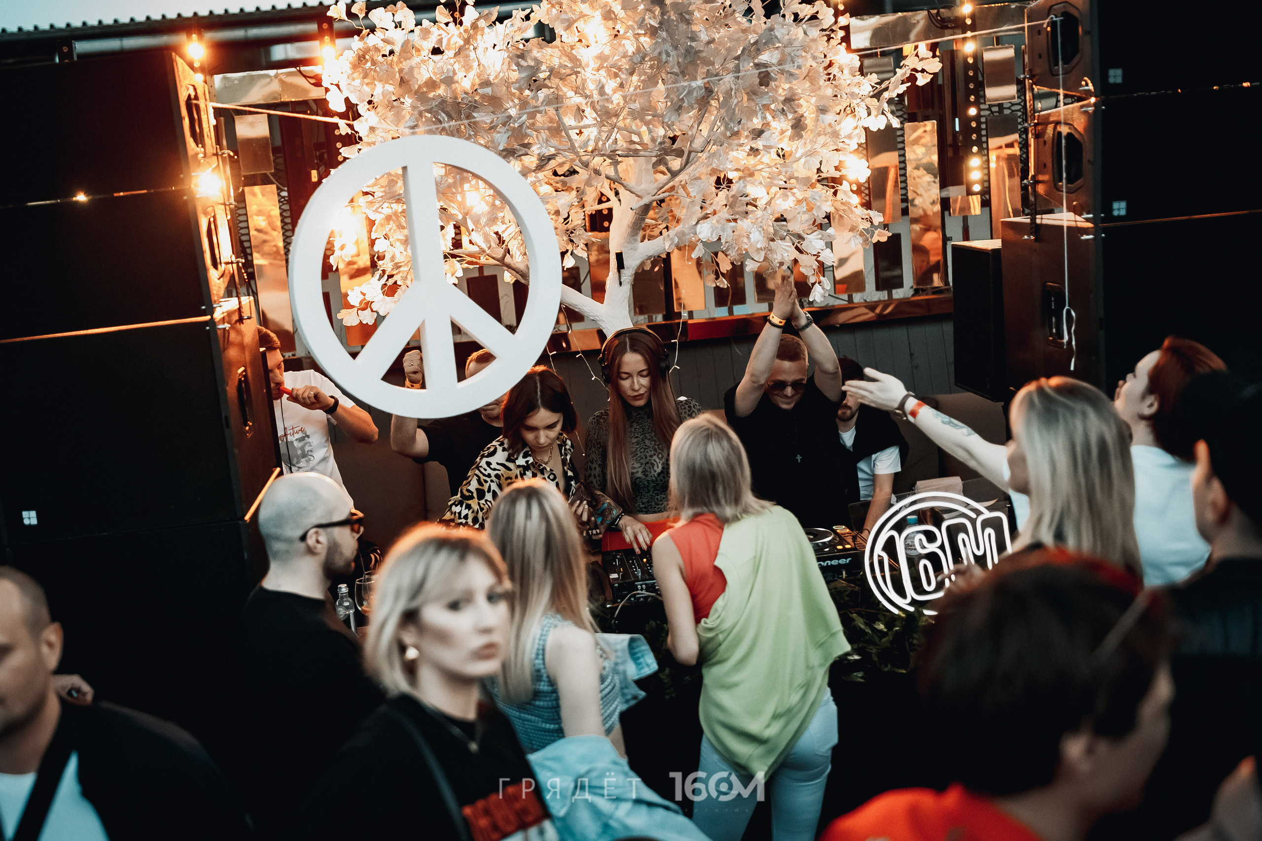 16 Om & Gryadet. Репортажный (клубный) фотограф в Москве