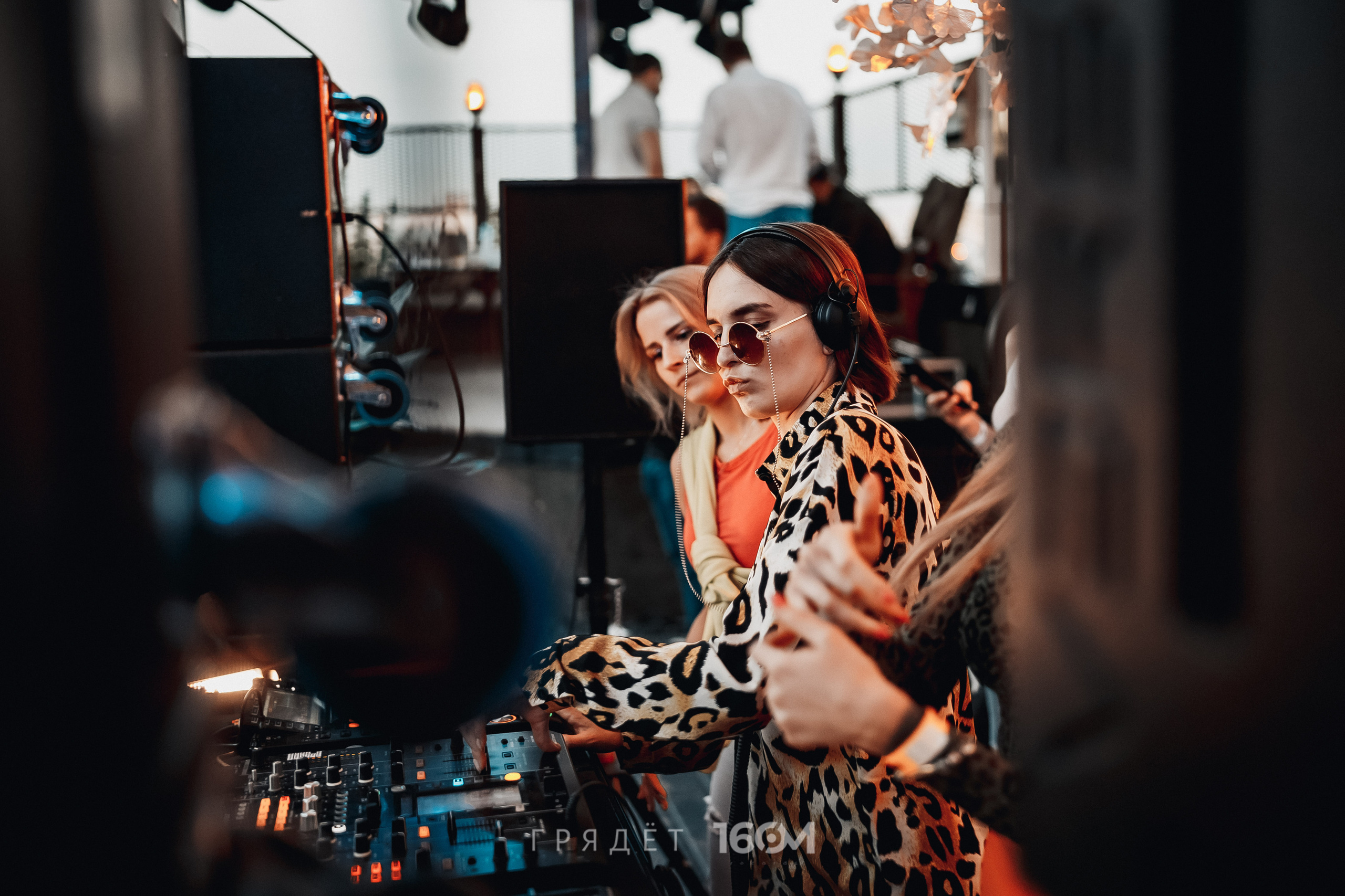 16 Om & Gryadet. Репортажный (клубный) фотограф в Москве