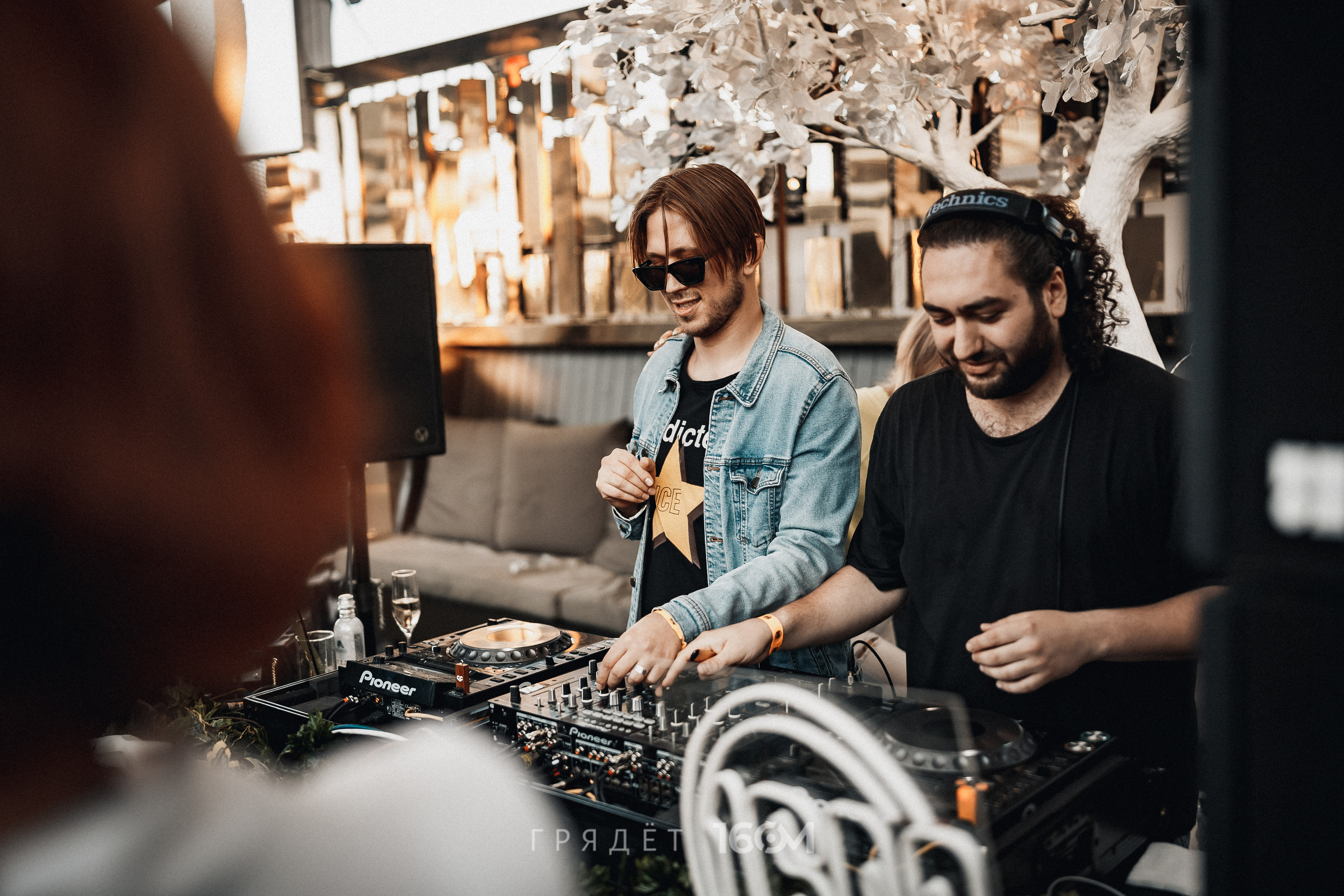 16 Om & Gryadet. Репортажный (клубный) фотограф в Москве