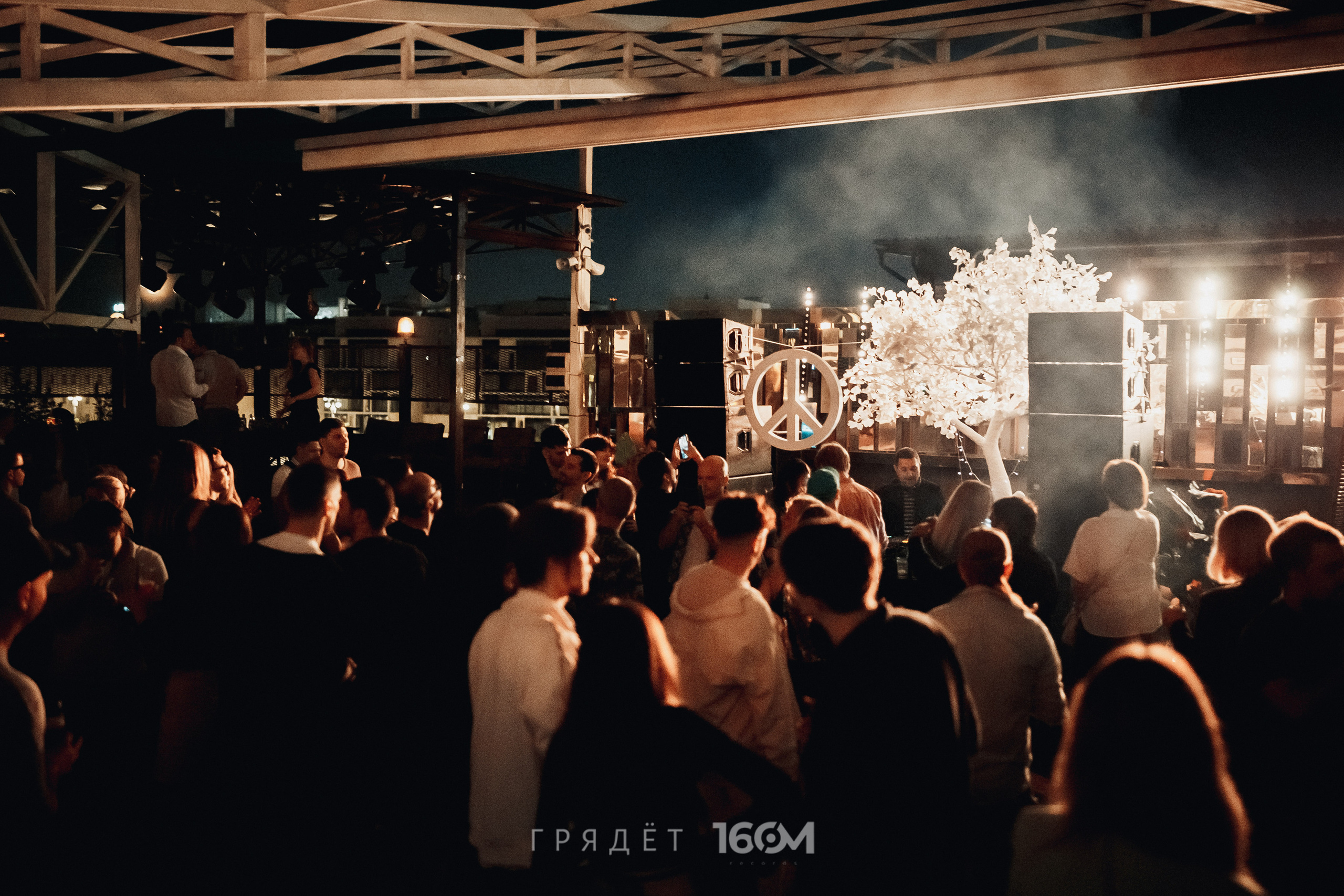 16 Om & Gryadet. Репортажный (клубный) фотограф в Москве