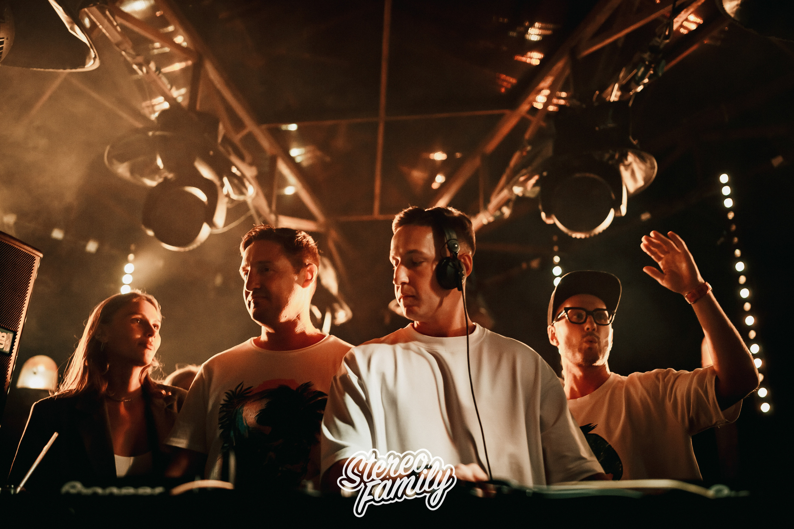 Stereoporno at Fantomas Rooftop. Репортажный (клубный) фотограф в Москве