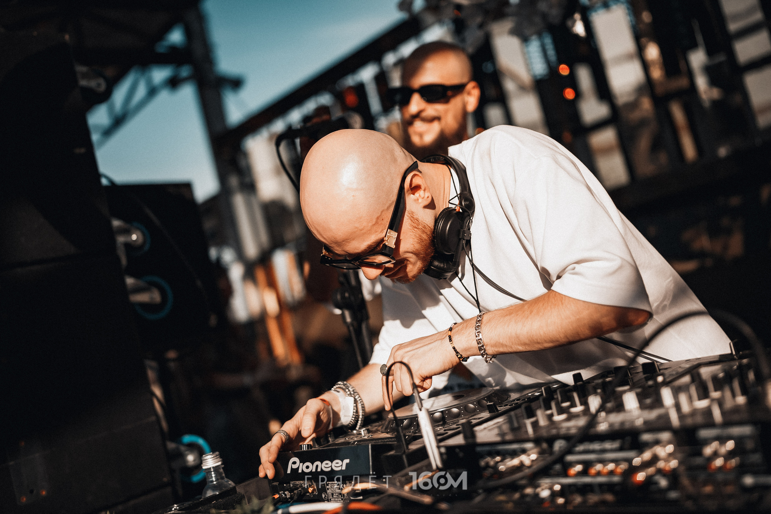 16 Om & Gryadet. Репортажный (клубный) фотограф в Москве