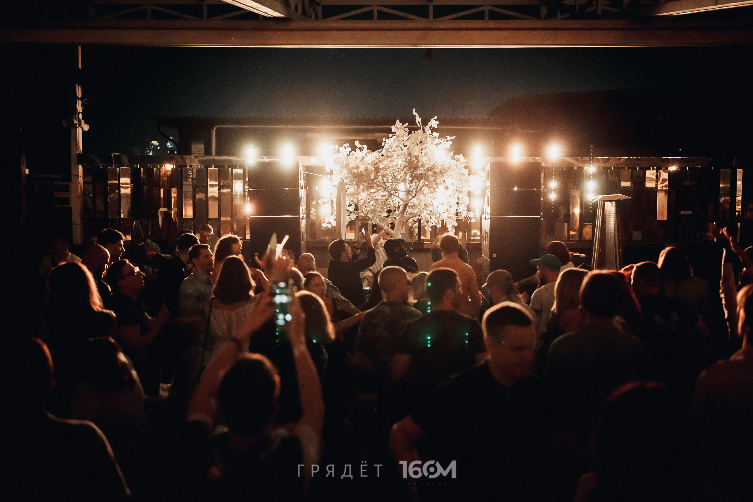 16 Om & Gryadet. Репортажный (клубный) фотограф в Москве