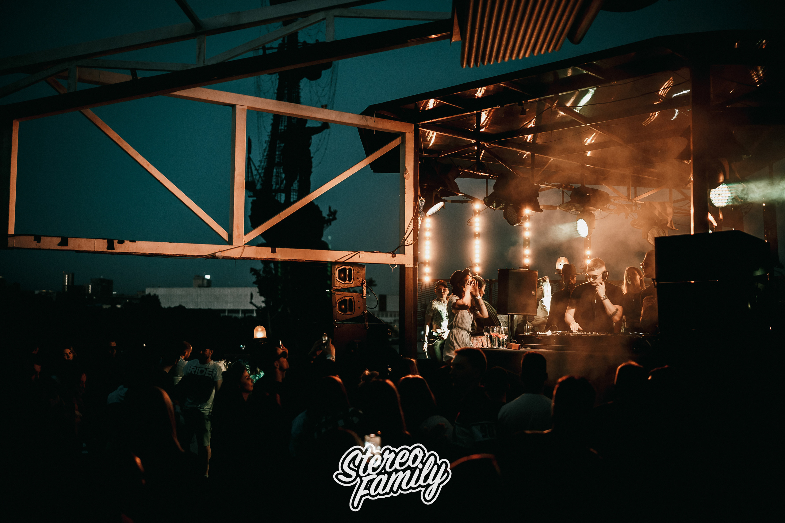 Stereoporno at Fantomas Rooftop. Репортажный (клубный) фотограф в Москве