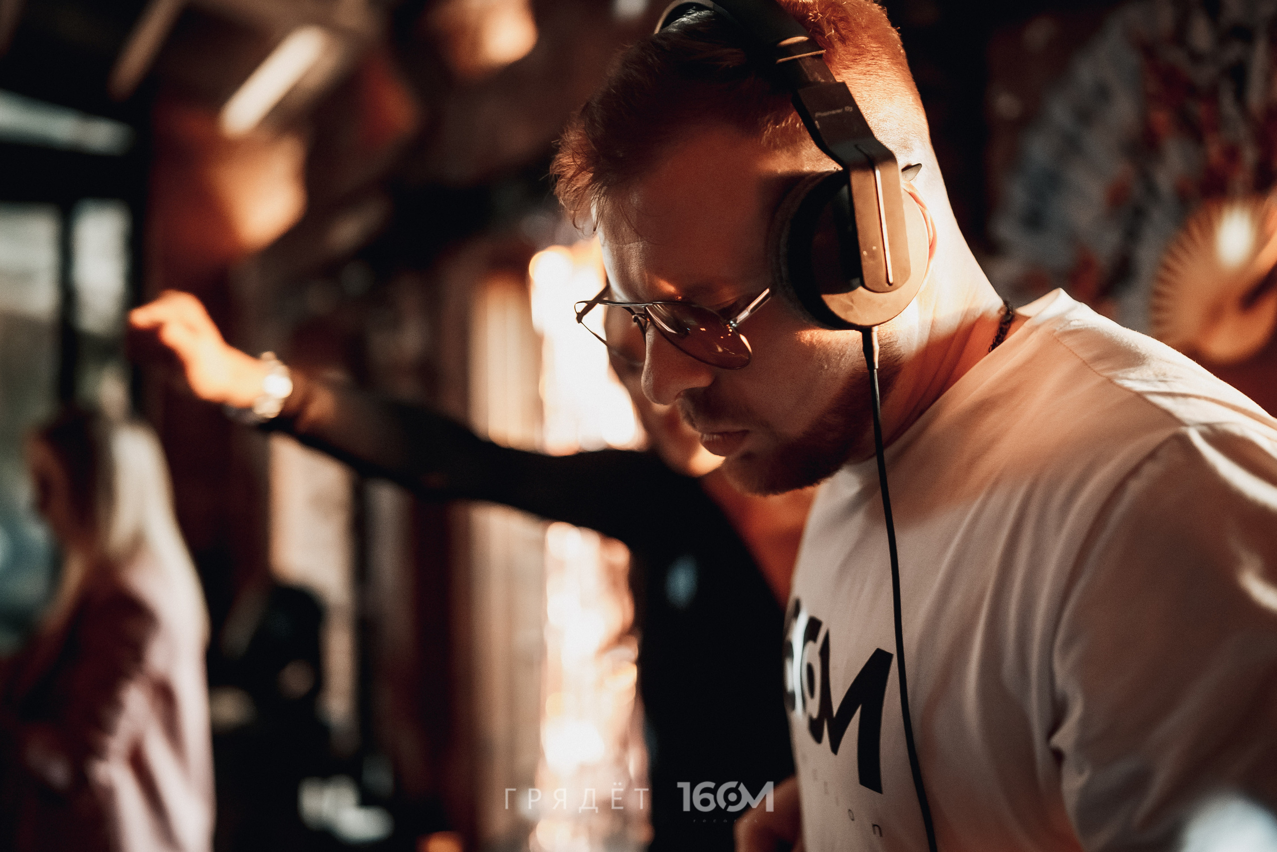 16 Om & Gryadet. Репортажный (клубный) фотограф в Москве