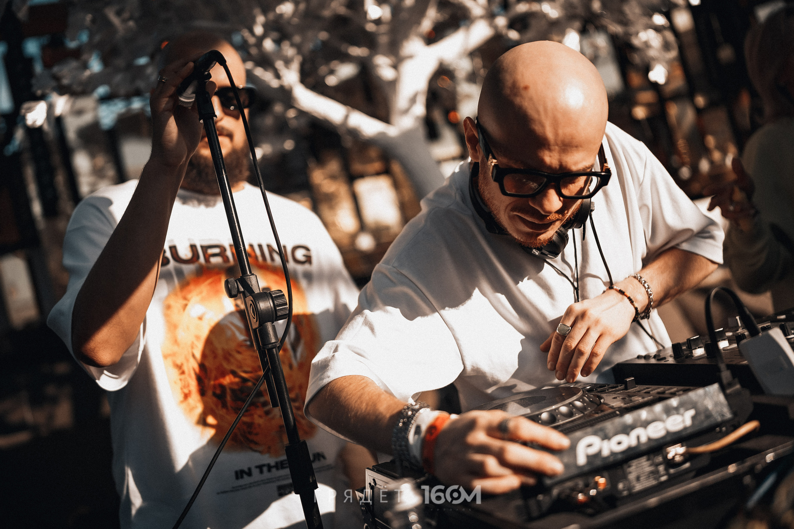 16 Om & Gryadet. Репортажный (клубный) фотограф в Москве