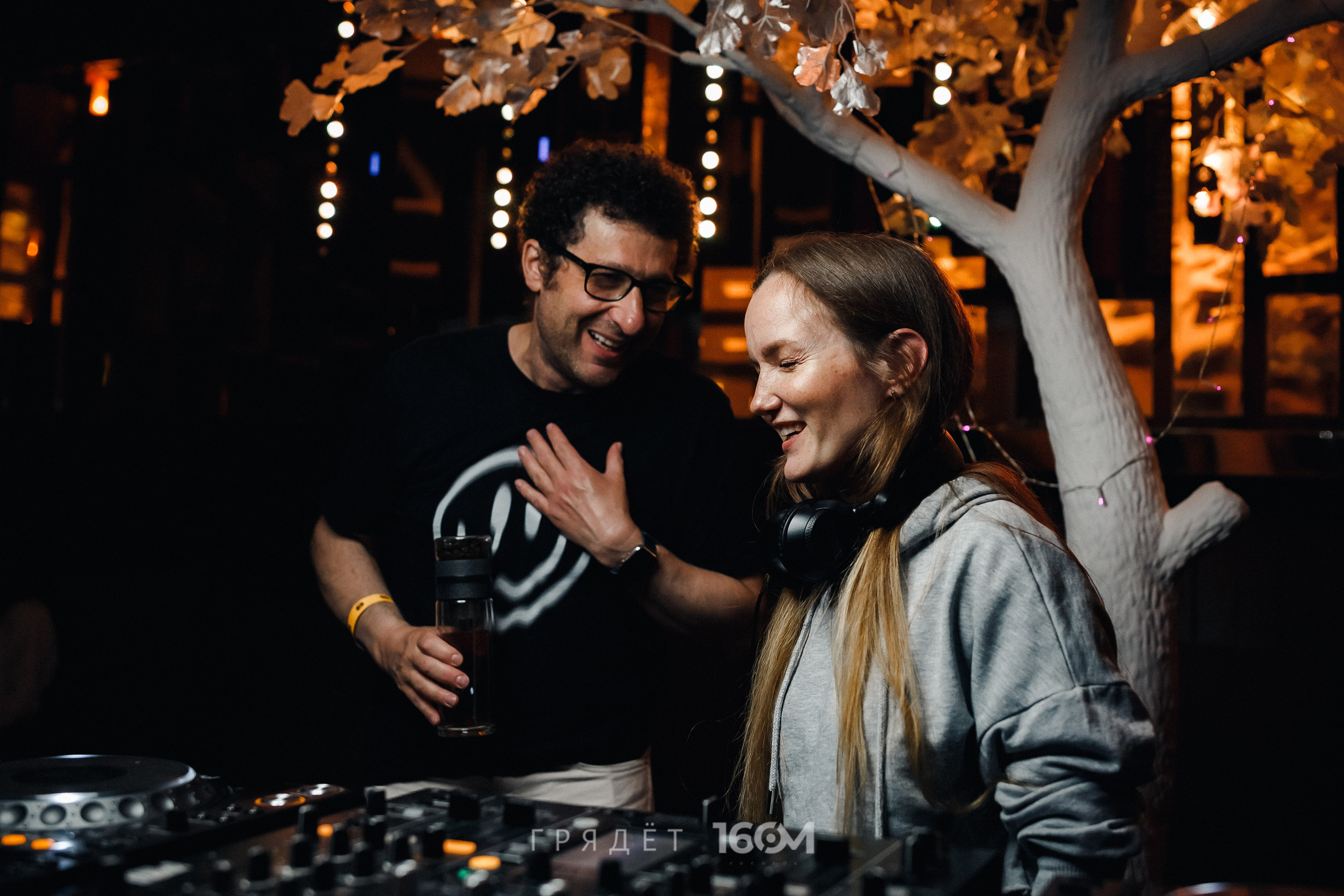 16 Om & Gryadet. Репортажный (клубный) фотограф в Москве