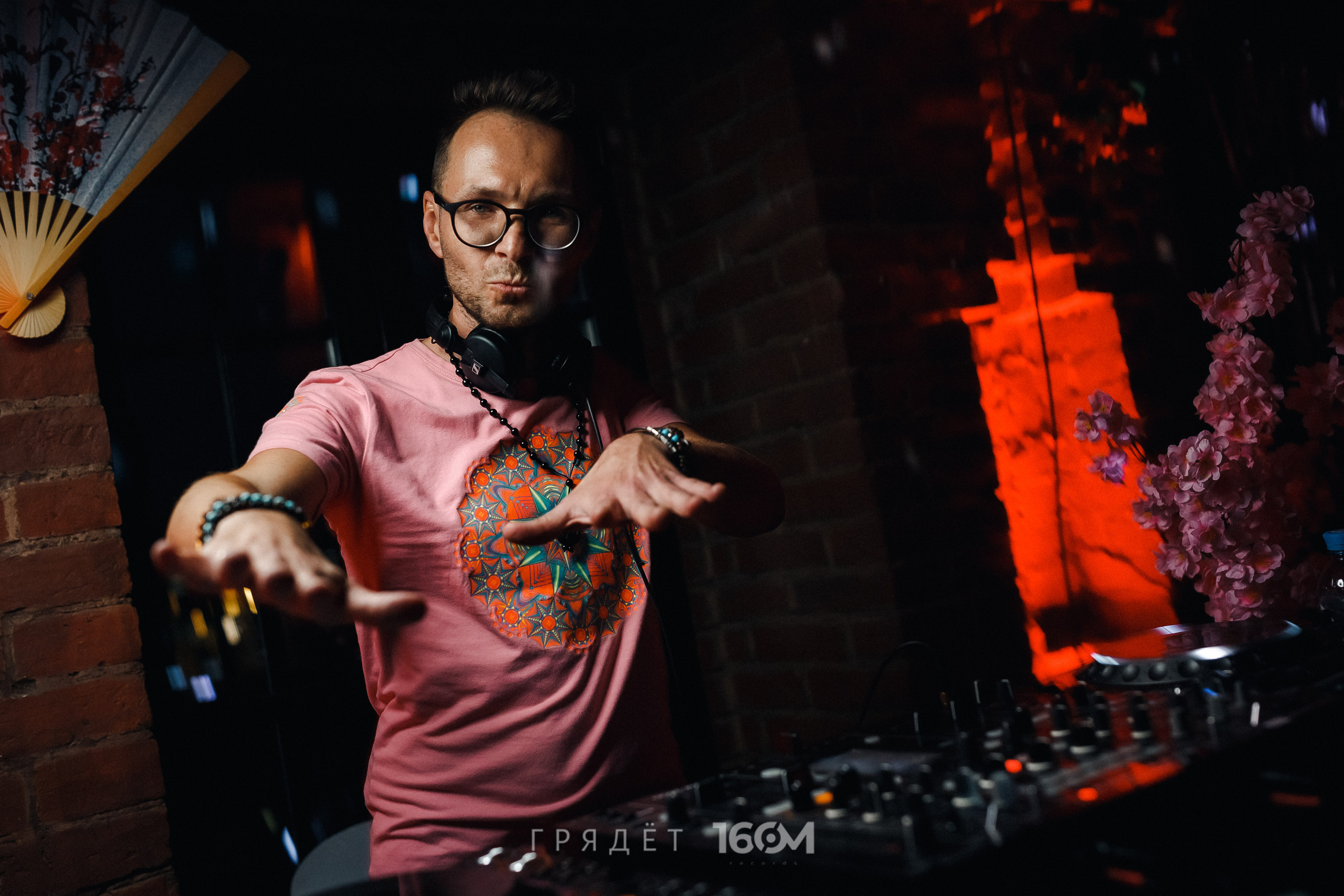 16 Om & Gryadet. Репортажный (клубный) фотограф в Москве