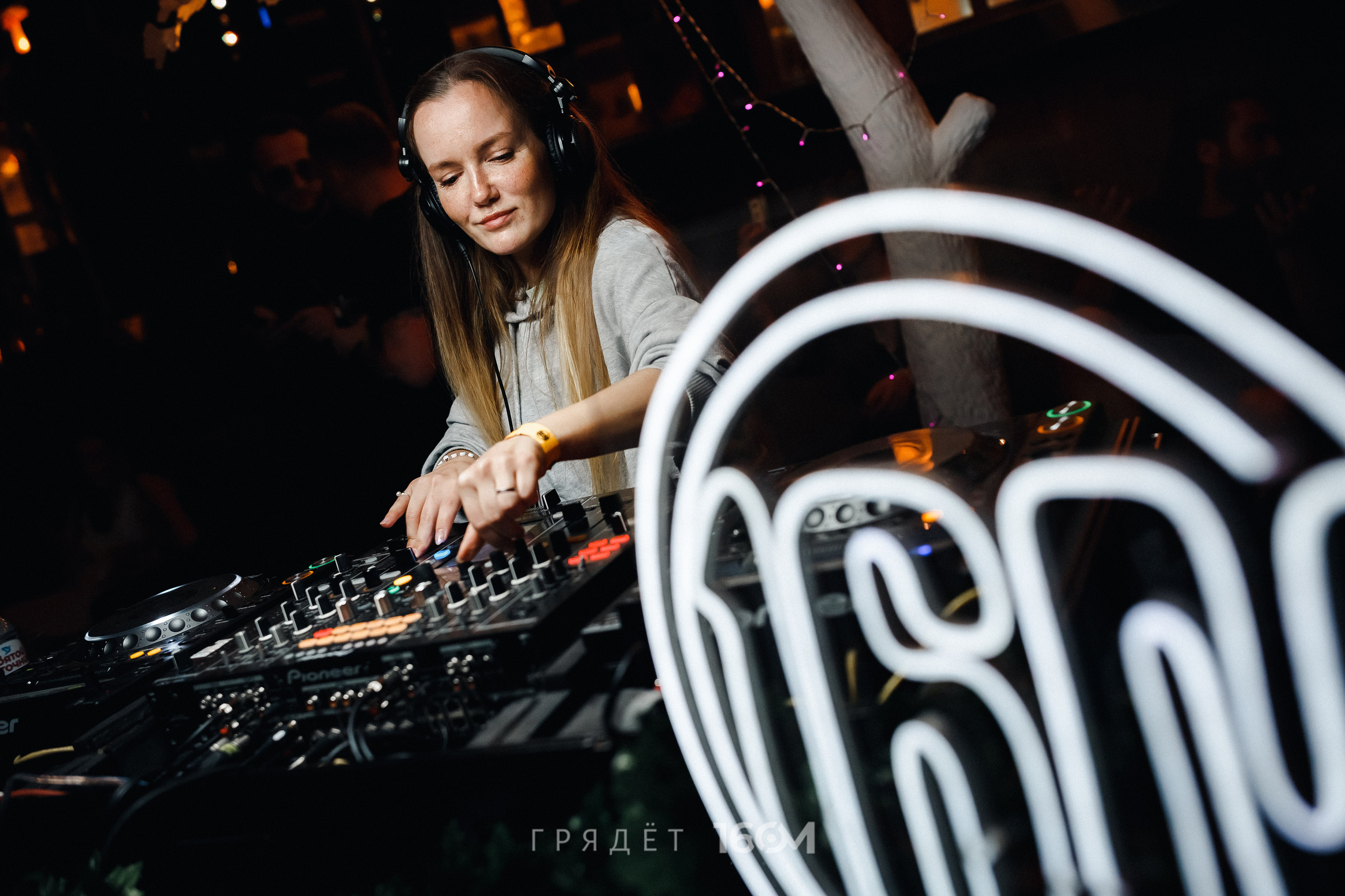 16 Om & Gryadet. Репортажный (клубный) фотограф в Москве