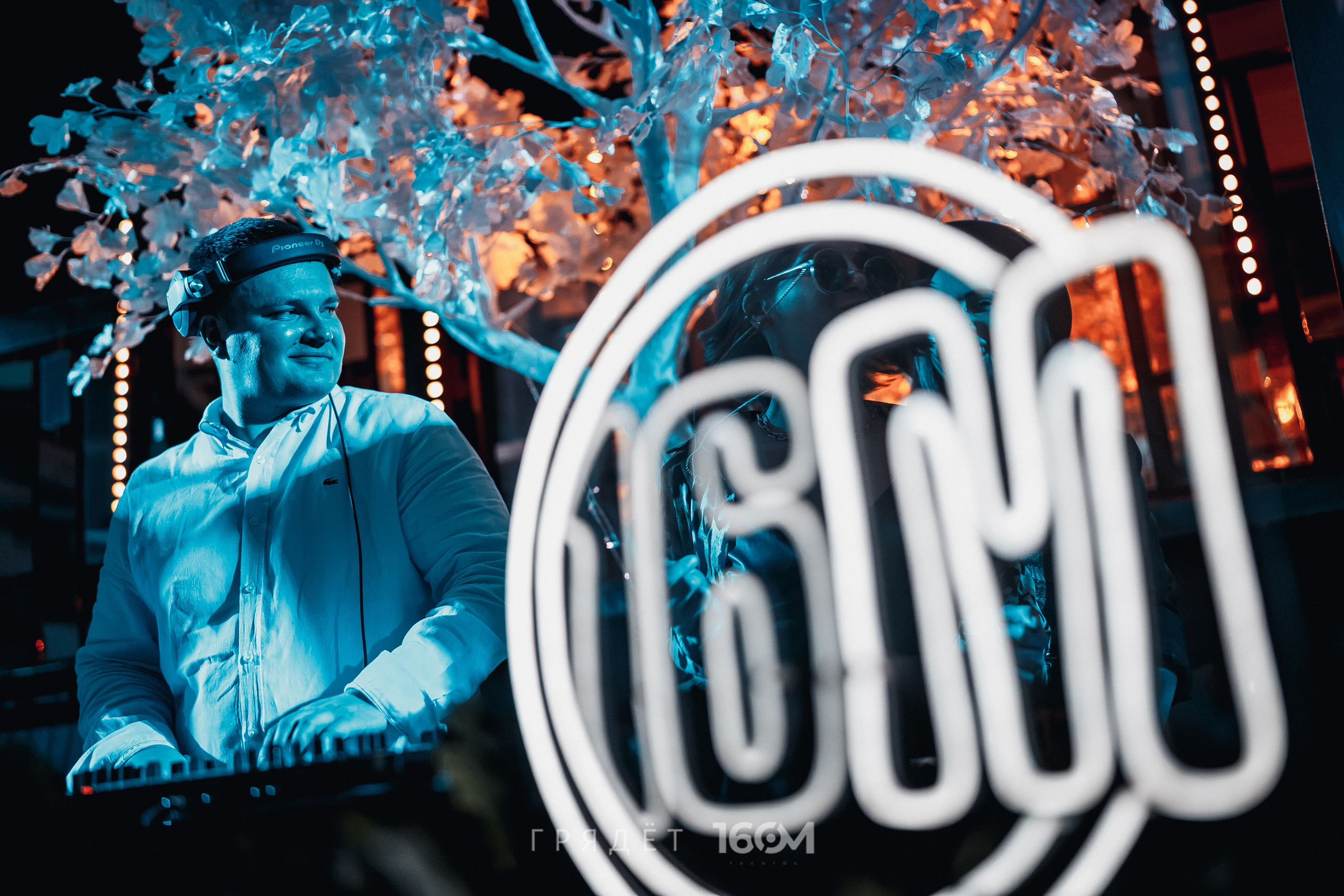 16 Om & Gryadet. Репортажный (клубный) фотограф в Москве