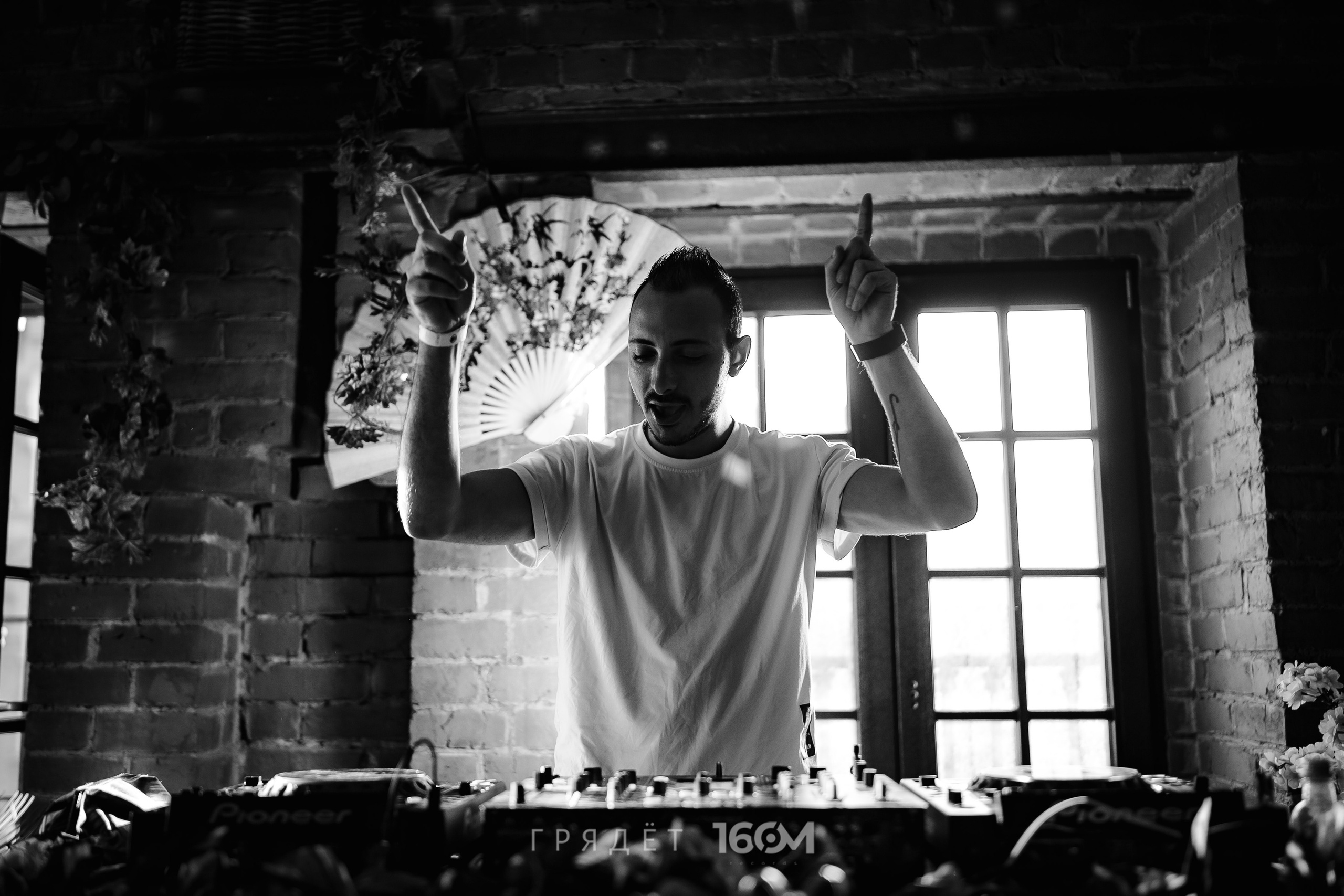 16 Om & Gryadet. Репортажный (клубный) фотограф в Москве