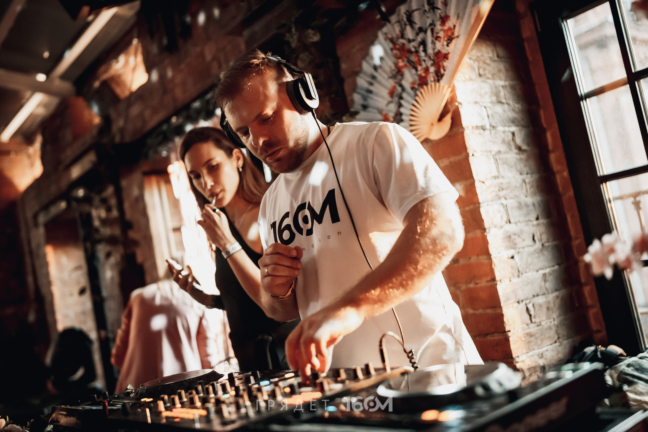 16 Om & Gryadet. Репортажный (клубный) фотограф в Москве