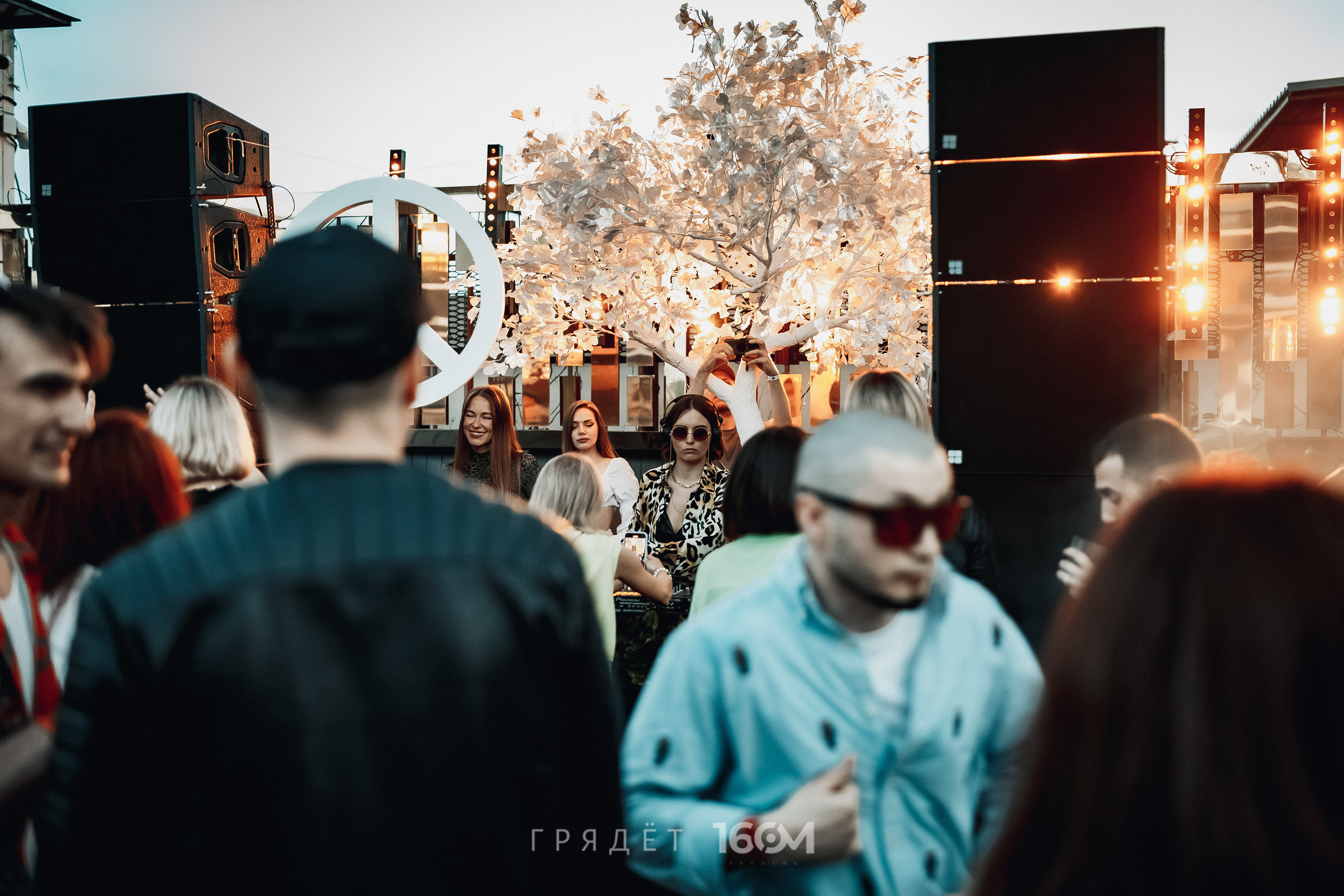 16 Om & Gryadet. Репортажный (клубный) фотограф в Москве