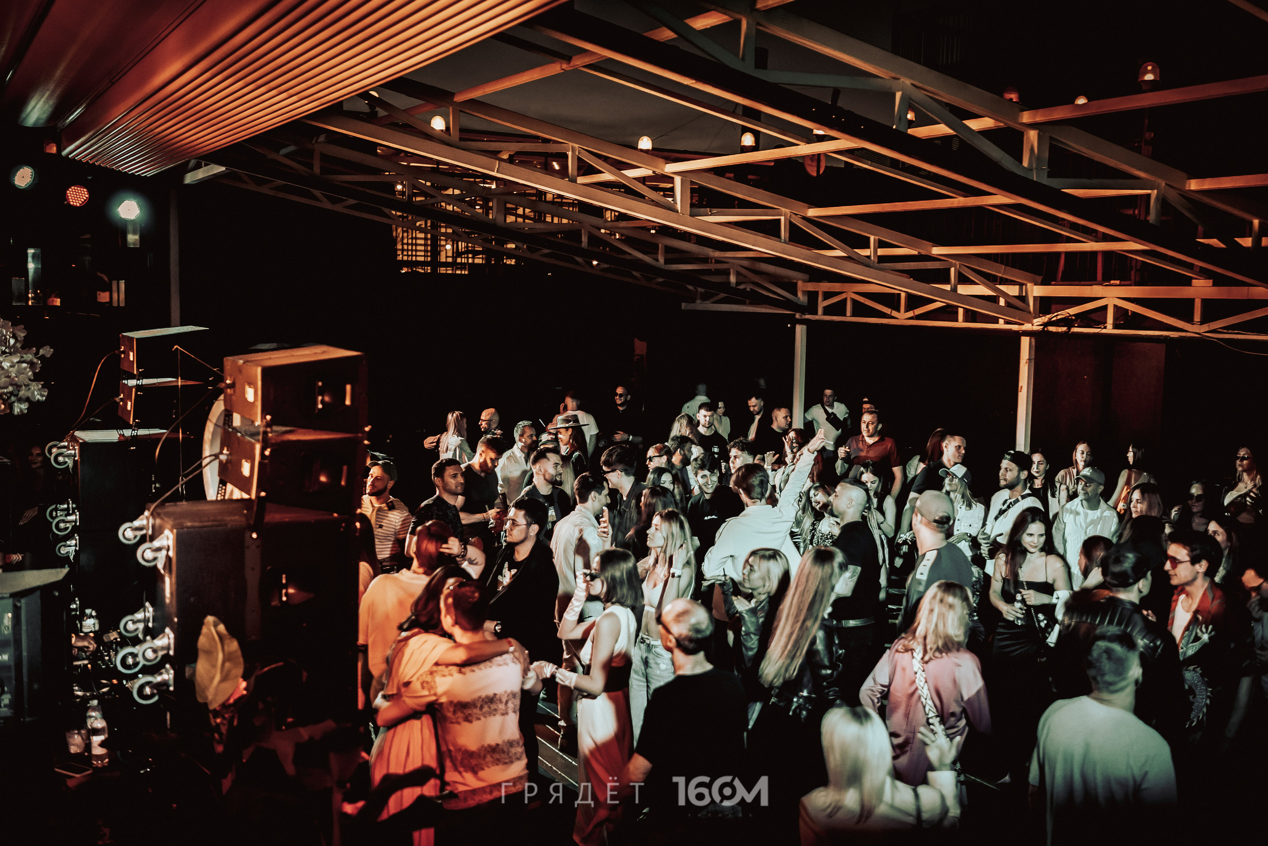 16 Om & Gryadet. Репортажный (клубный) фотограф в Москве