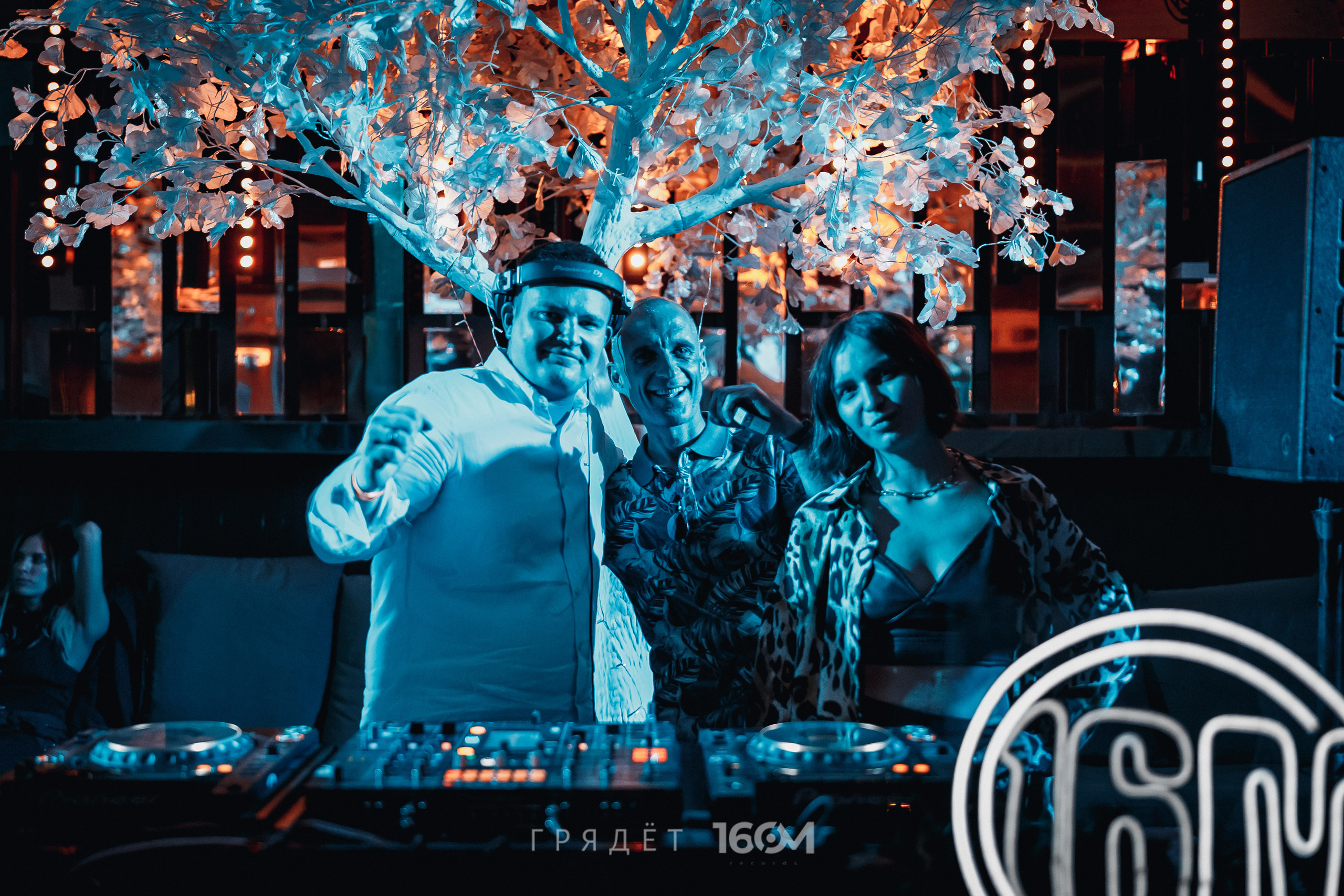 16 Om & Gryadet. Репортажный (клубный) фотограф в Москве