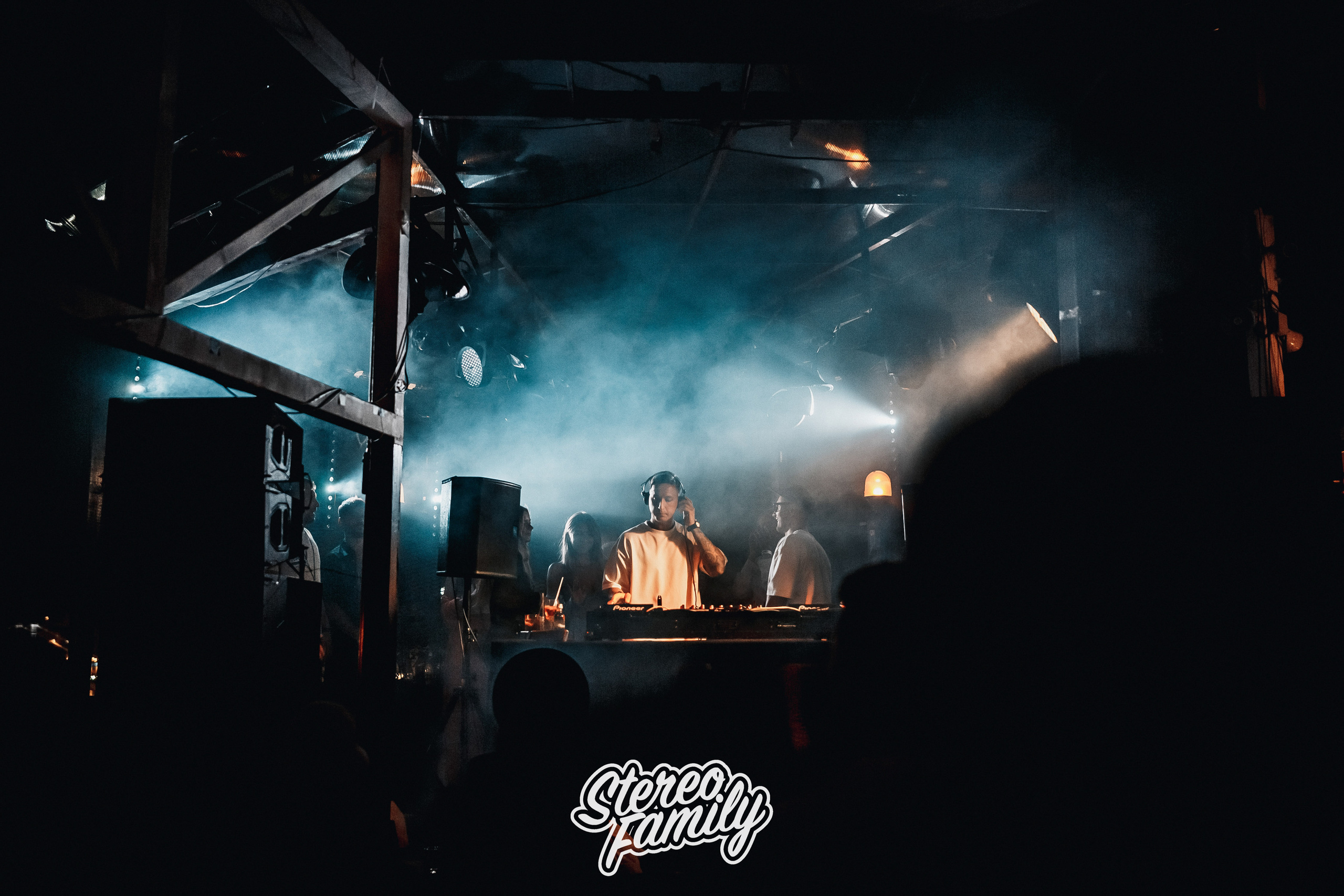 Stereoporno at Fantomas Rooftop. Репортажный (клубный) фотограф в Москве