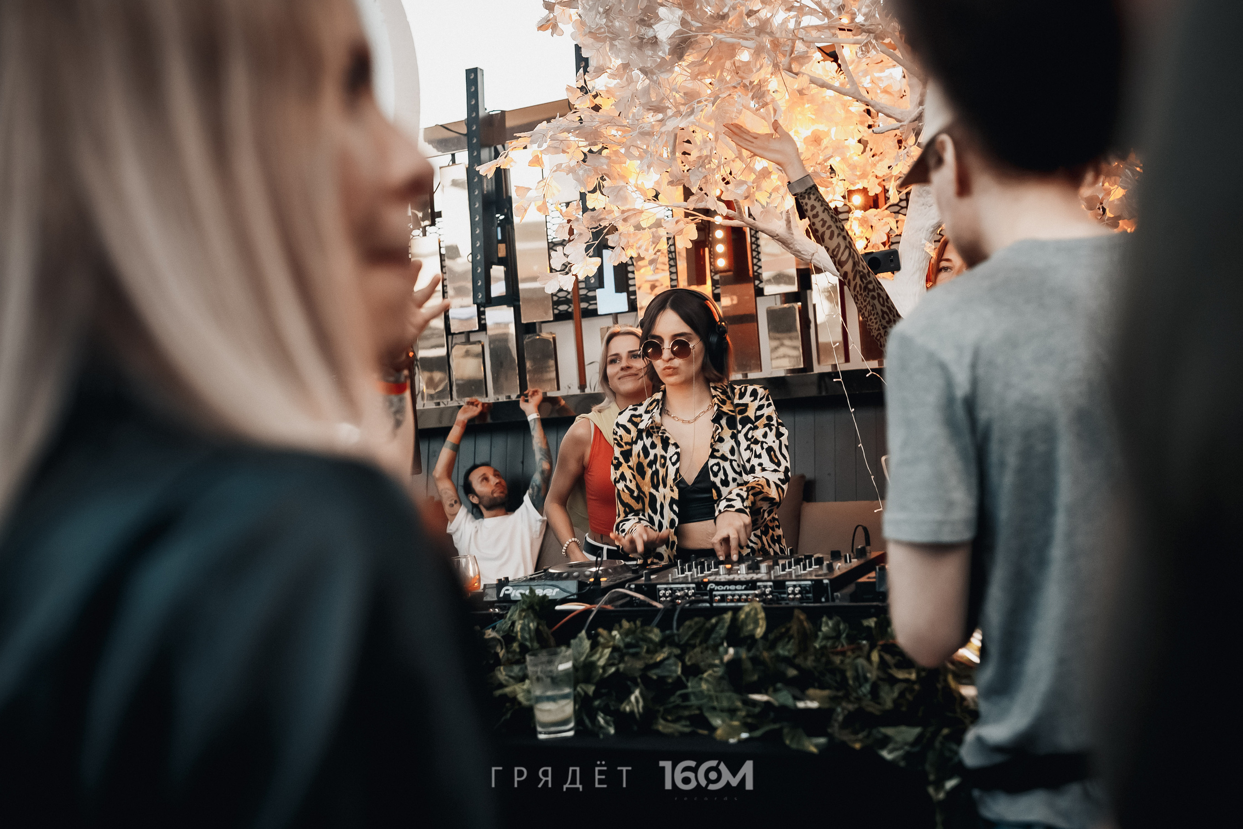 16 Om & Gryadet. Репортажный (клубный) фотограф в Москве