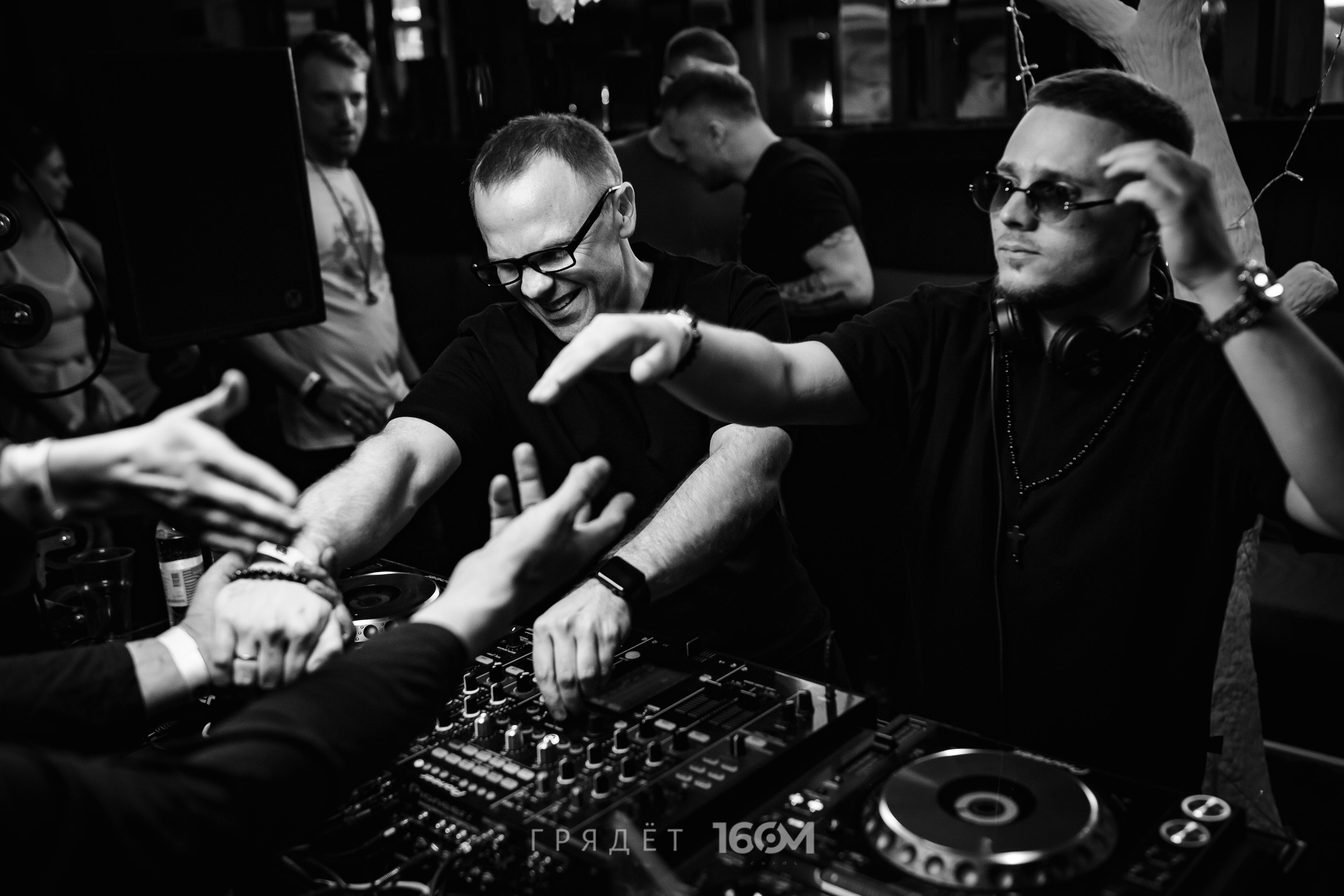 16 Om & Gryadet. Репортажный (клубный) фотограф в Москве