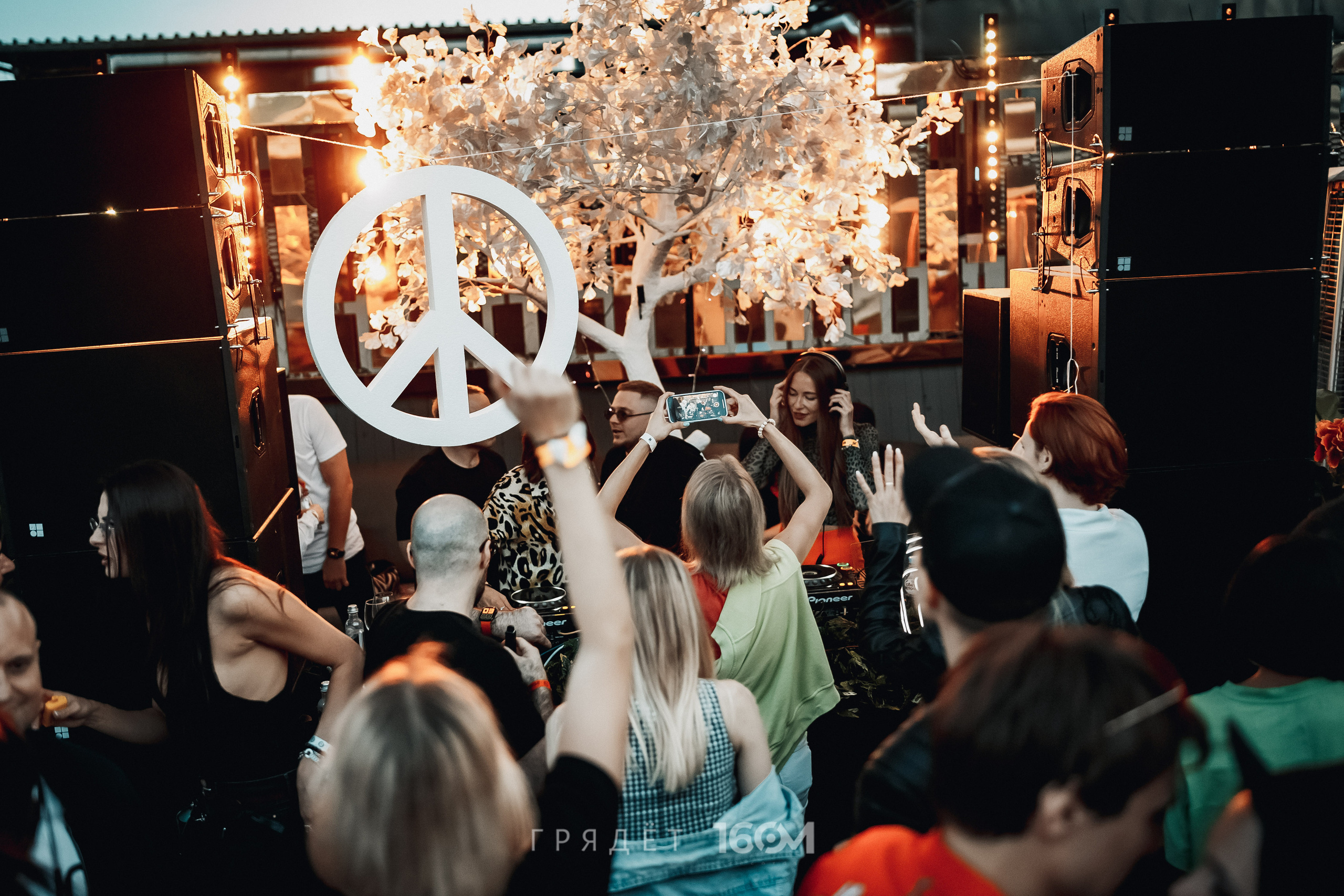 16 Om & Gryadet. Репортажный (клубный) фотограф в Москве