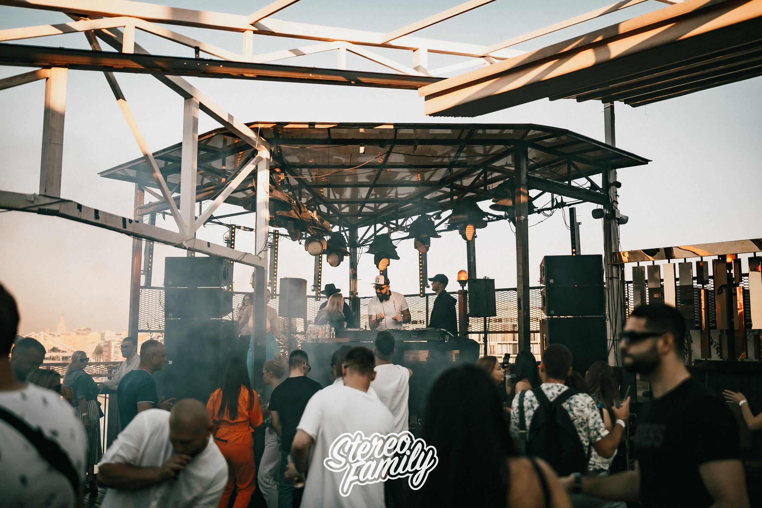 Stereoporno at Fantomas Rooftop. Репортажный (клубный) фотограф в Москве