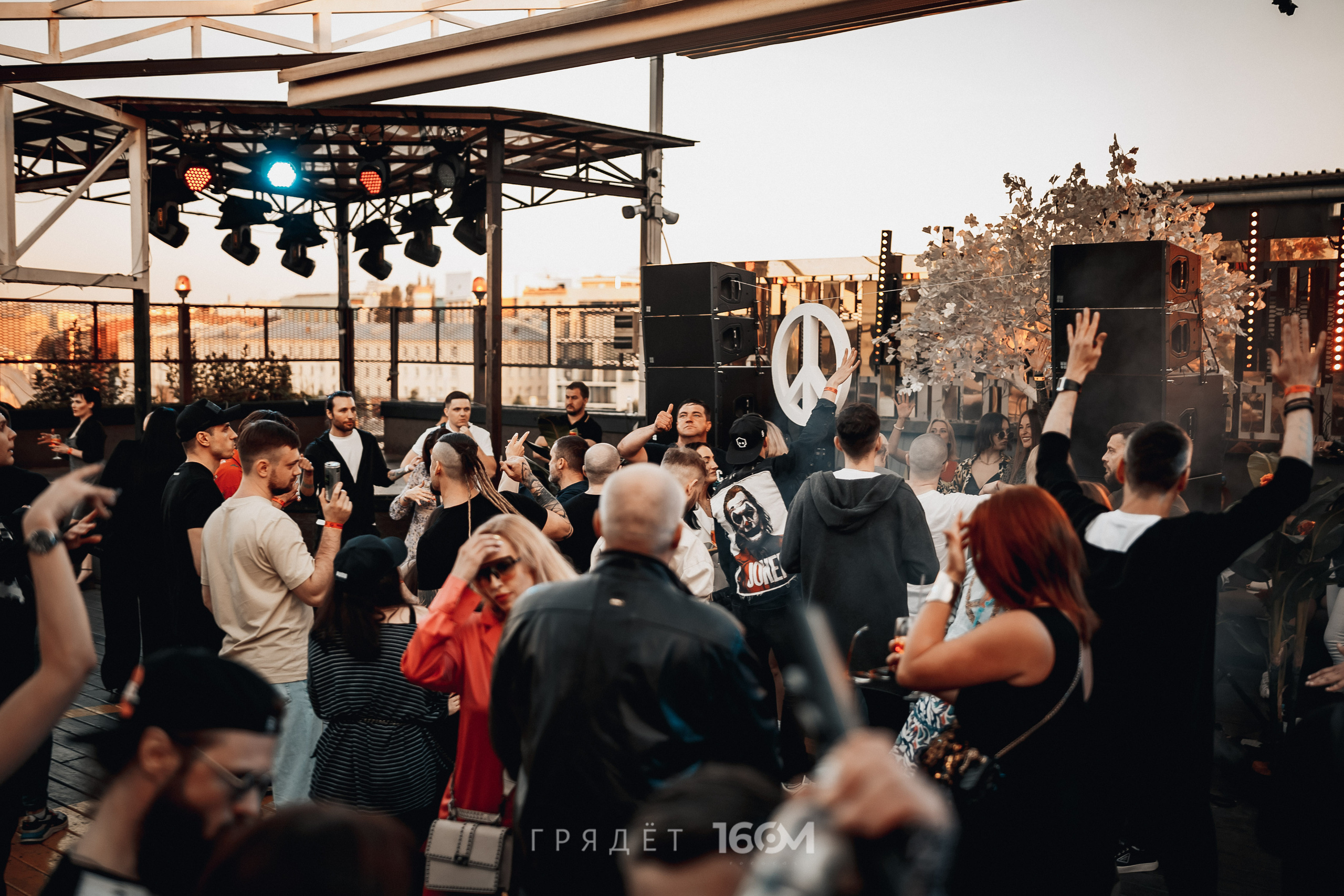 16 Om & Gryadet. Репортажный (клубный) фотограф в Москве