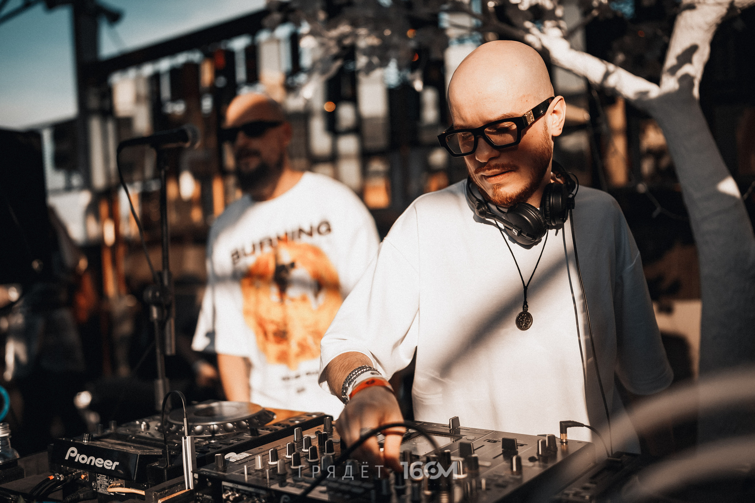 16 Om & Gryadet. Репортажный (клубный) фотограф в Москве