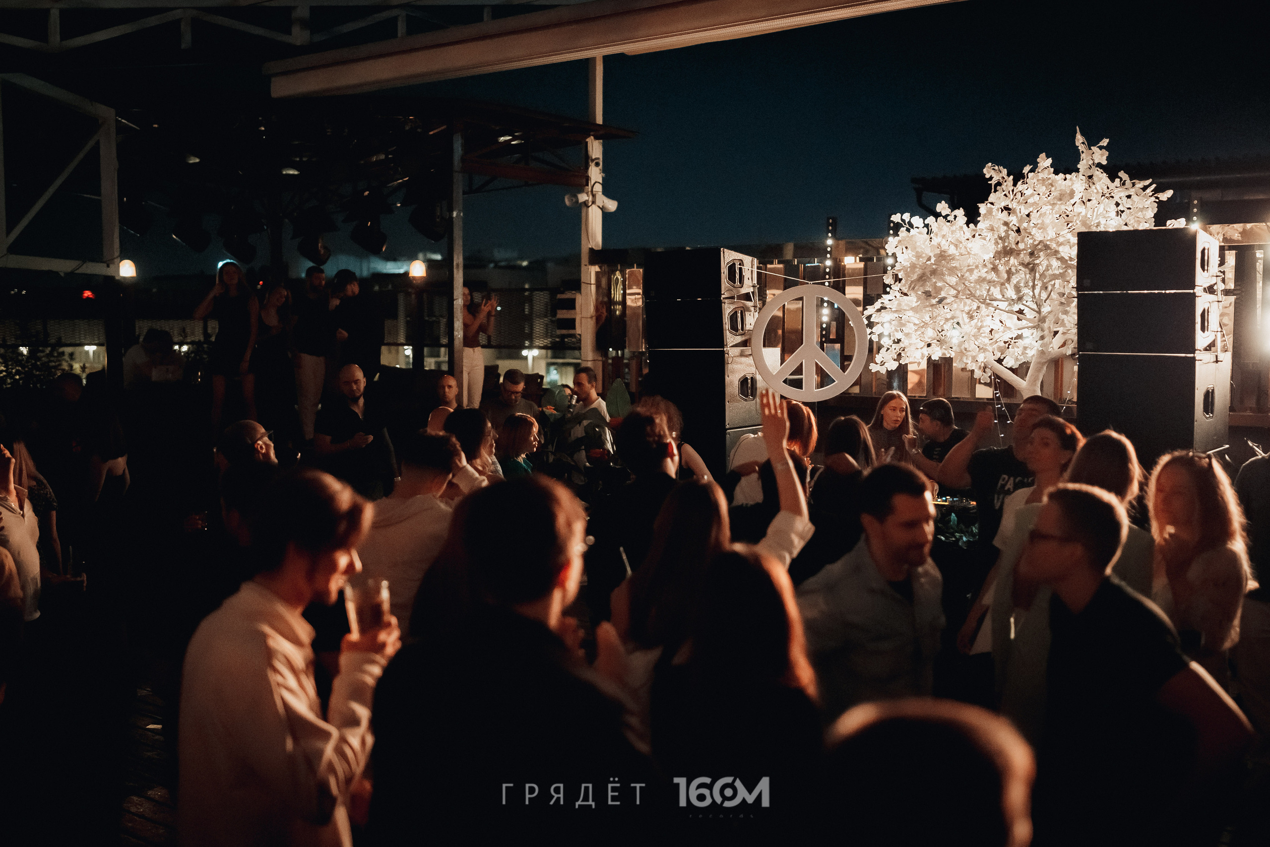 16 Om & Gryadet. Репортажный (клубный) фотограф в Москве