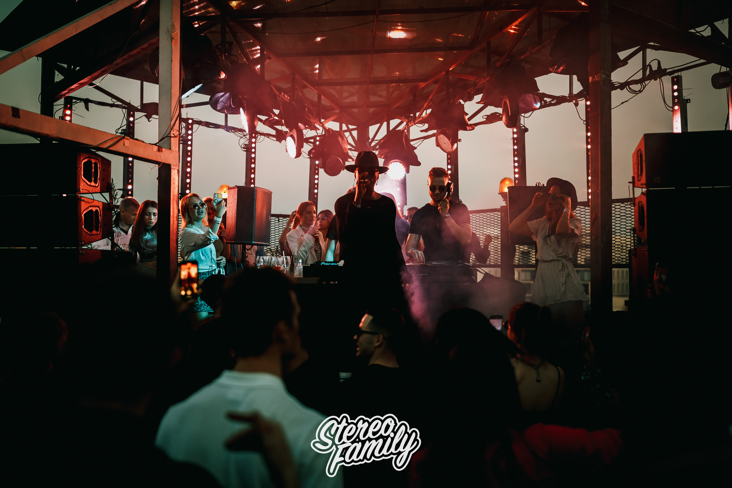 Stereoporno at Fantomas Rooftop. Репортажный (клубный) фотограф в Москве