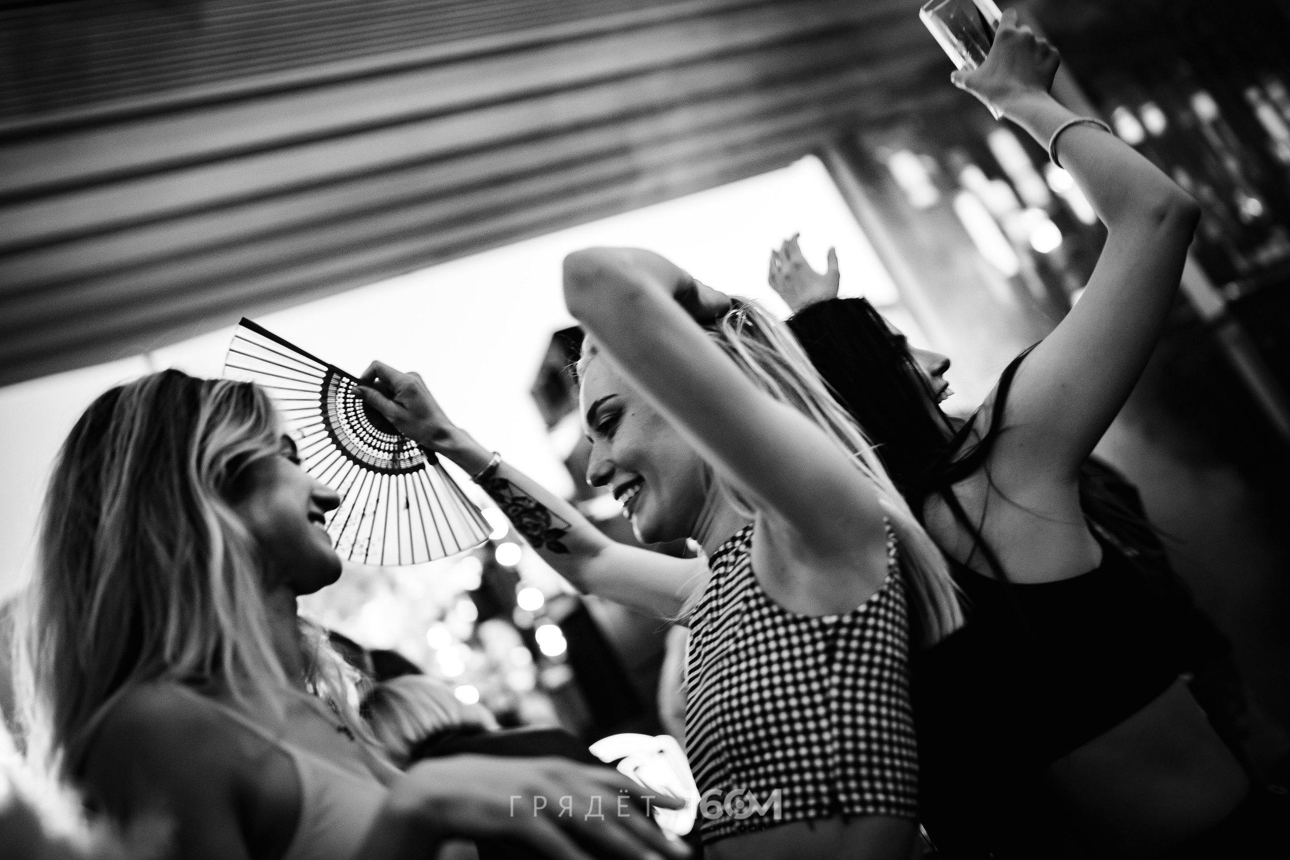 16 Om & Gryadet. Репортажный (клубный) фотограф в Москве