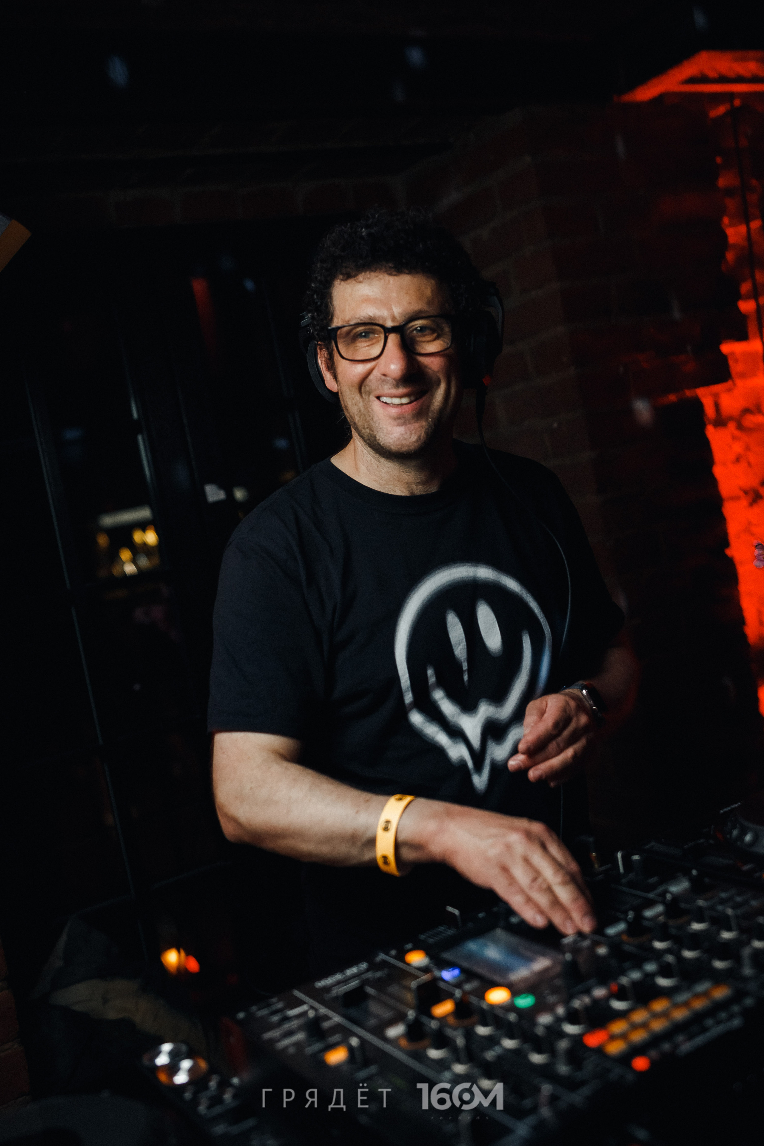 16 Om & Gryadet. Репортажный (клубный) фотограф в Москве