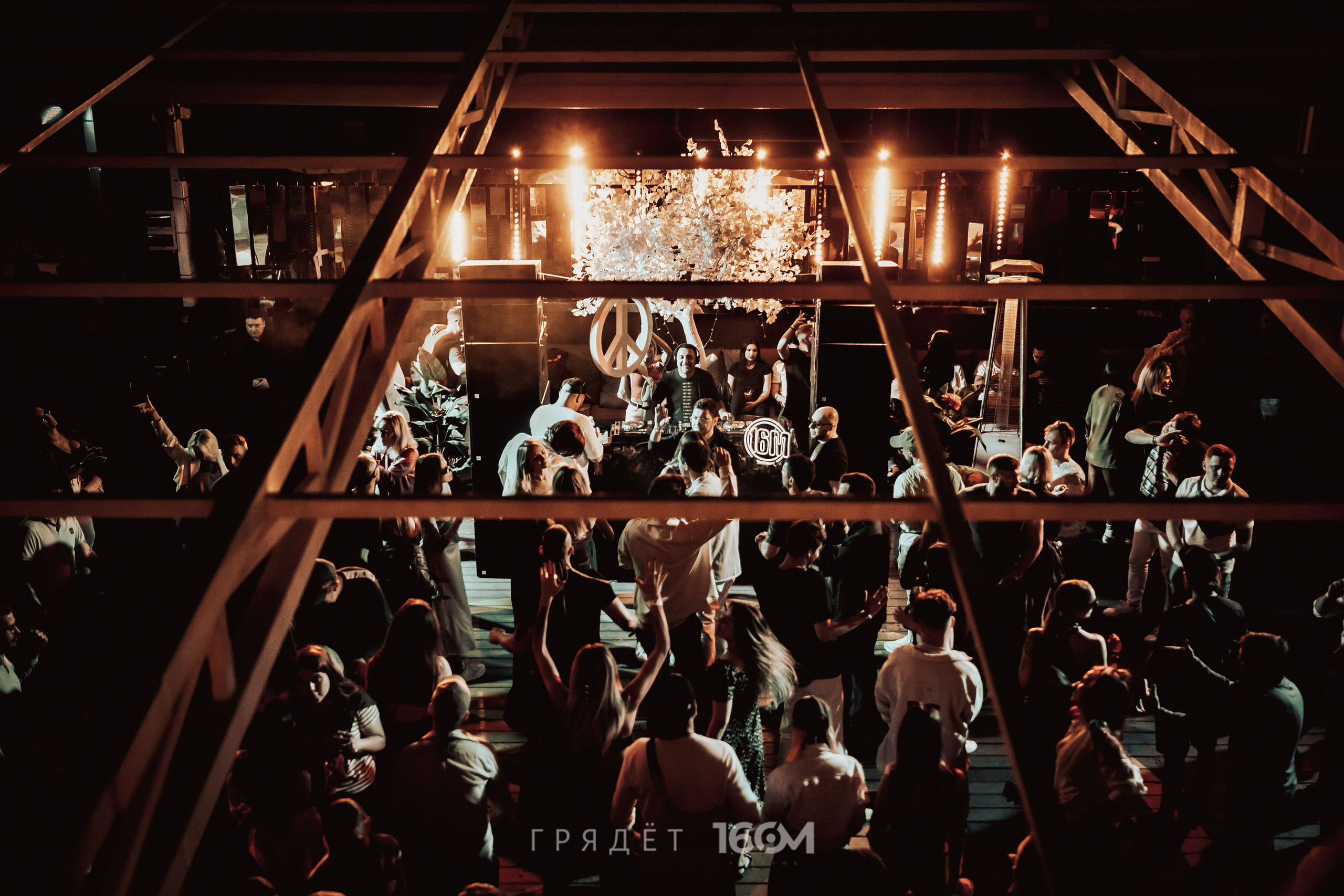 16 Om & Gryadet. Репортажный (клубный) фотограф в Москве