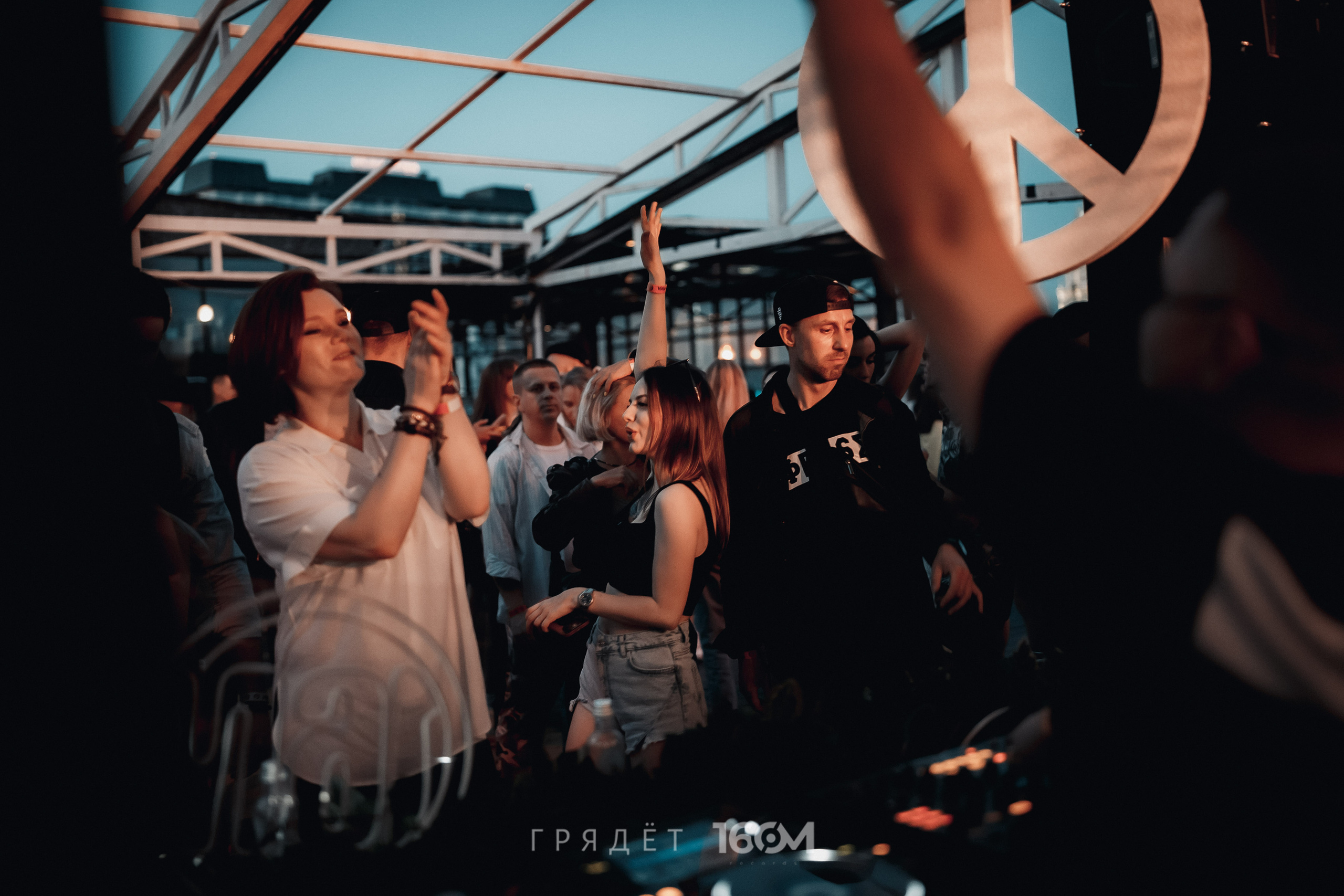 16 Om & Gryadet. Репортажный (клубный) фотограф в Москве