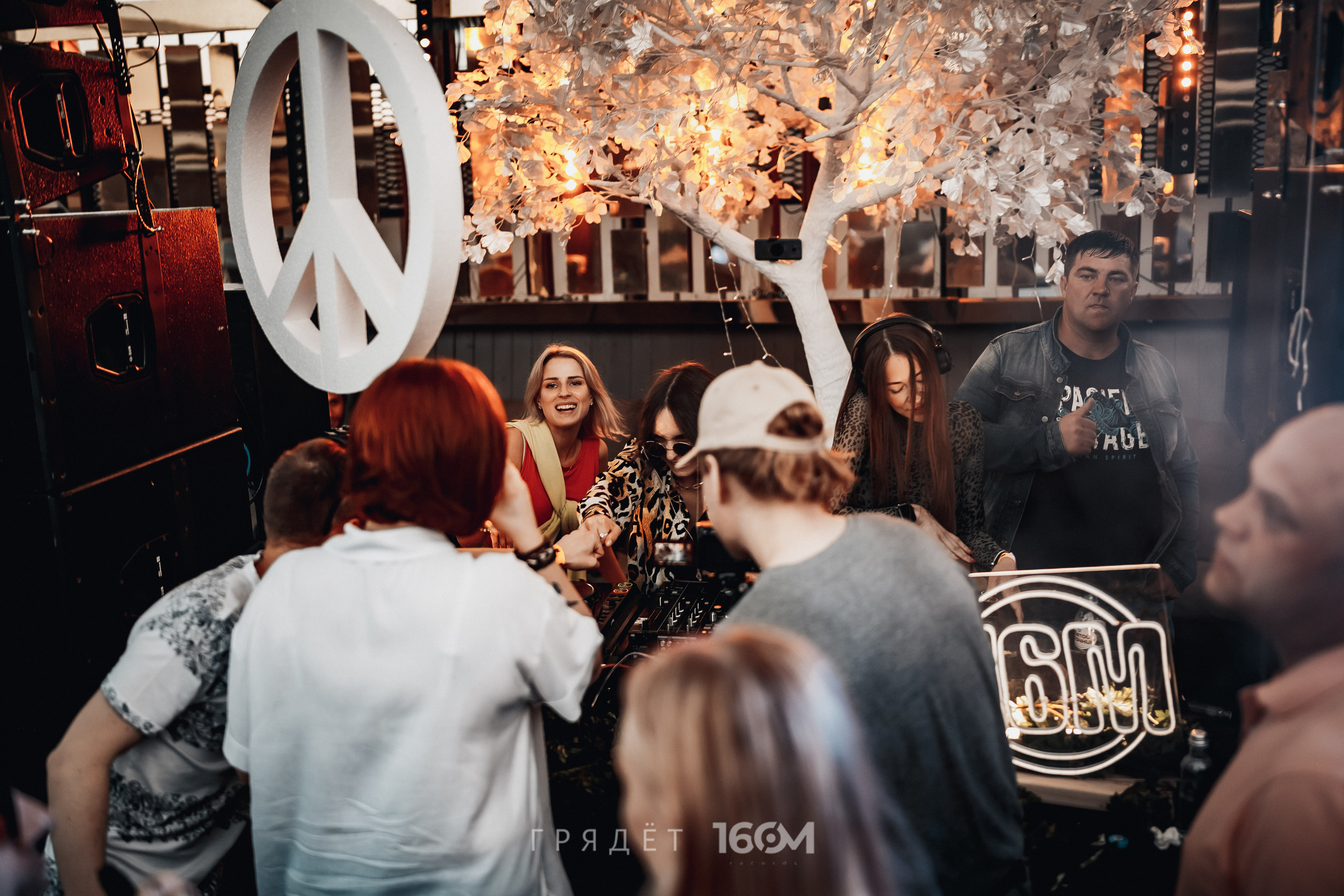 16 Om & Gryadet. Репортажный (клубный) фотограф в Москве